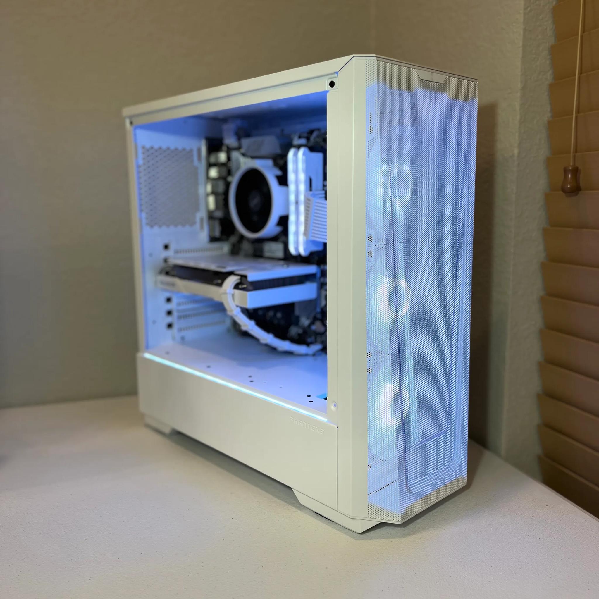 Ryzen 5 5600 | AMD Radeon RX 6650XT | White Theme Gaming PC
