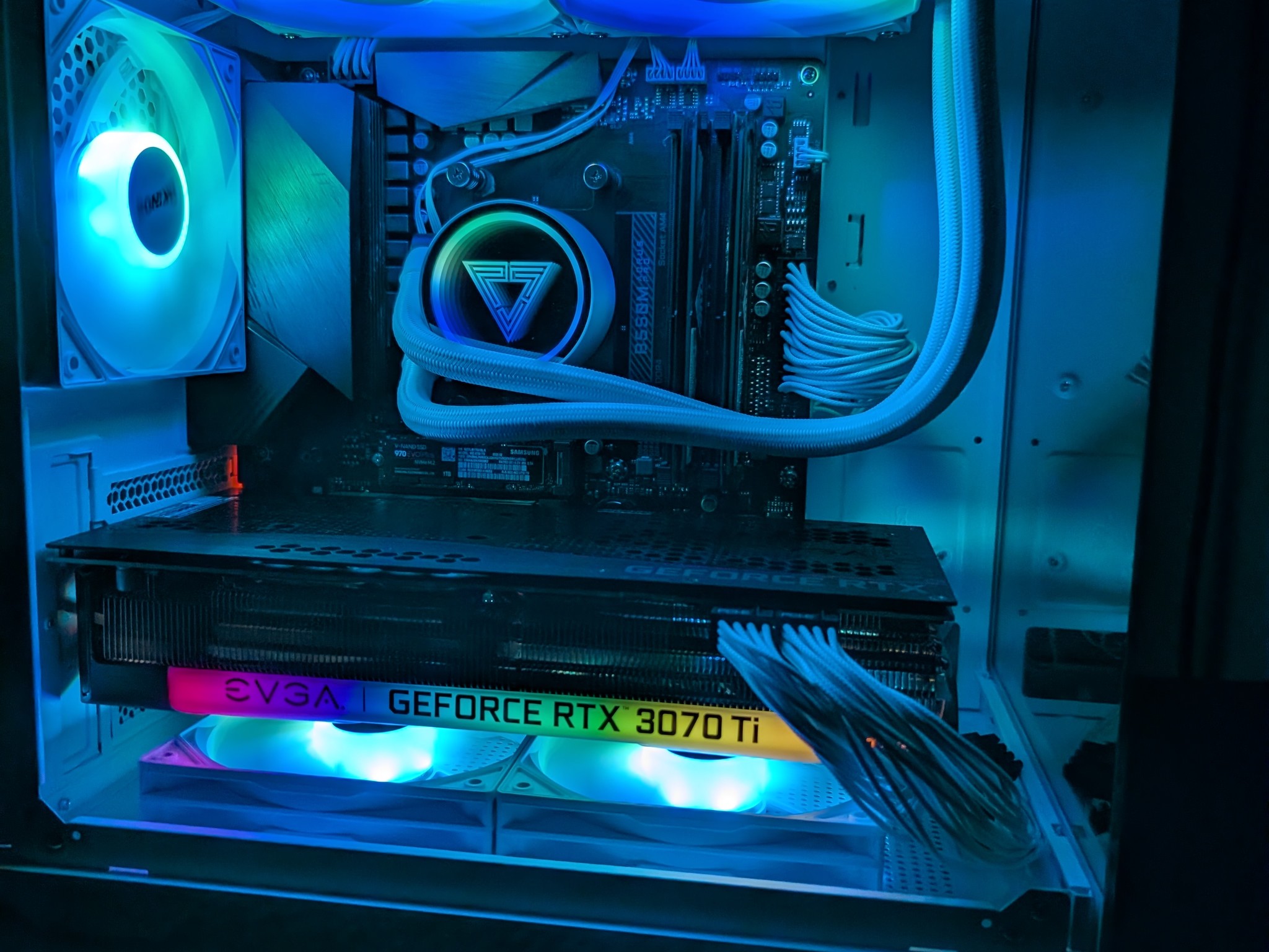 RTX 3070ti-Ryzen 7 5800xt-32GB DDR4 3200-1 TB NVME White Compact Gaming PC