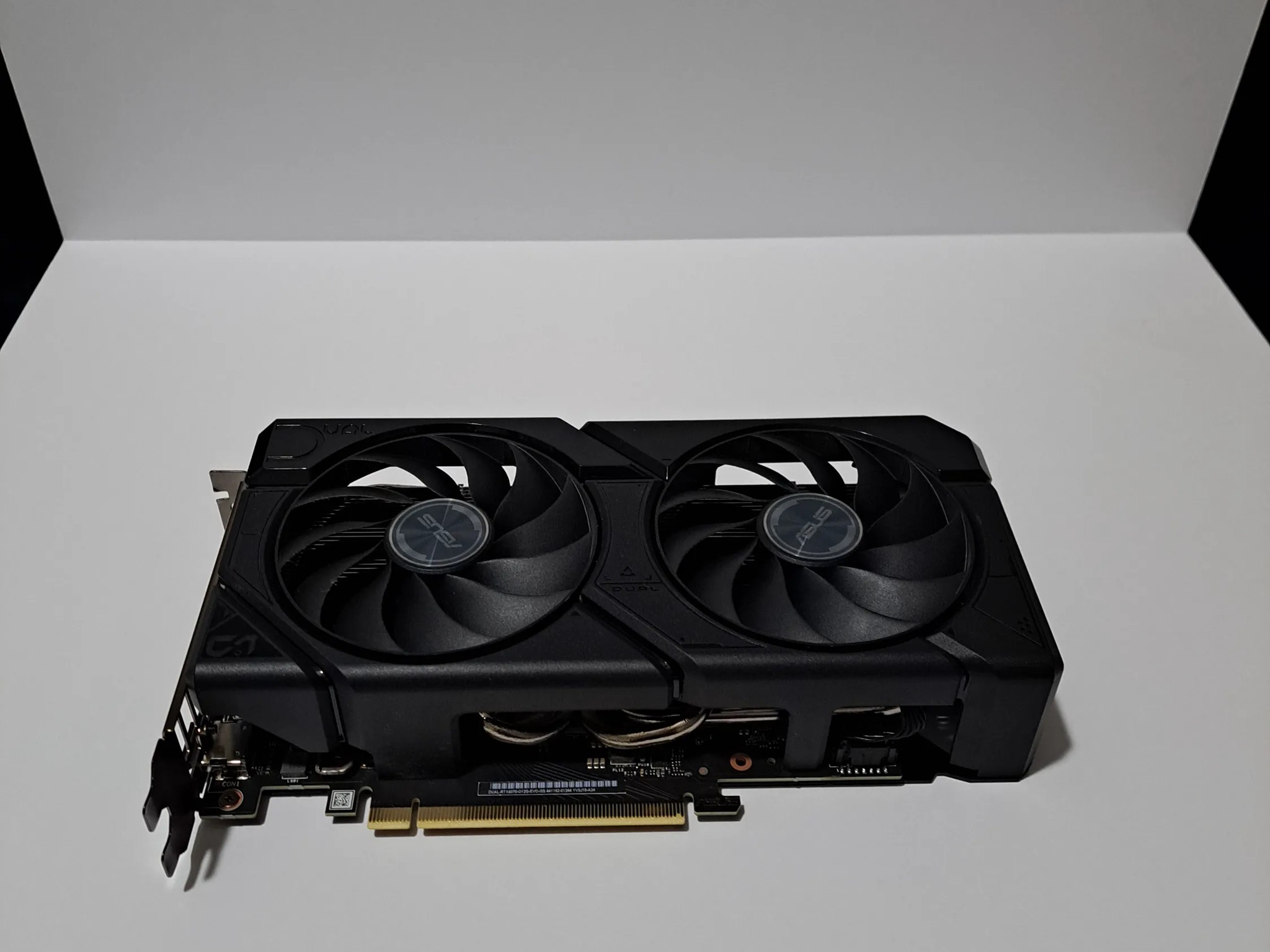 Asus Dual GeForce RTX 4070 OC EVO GPU