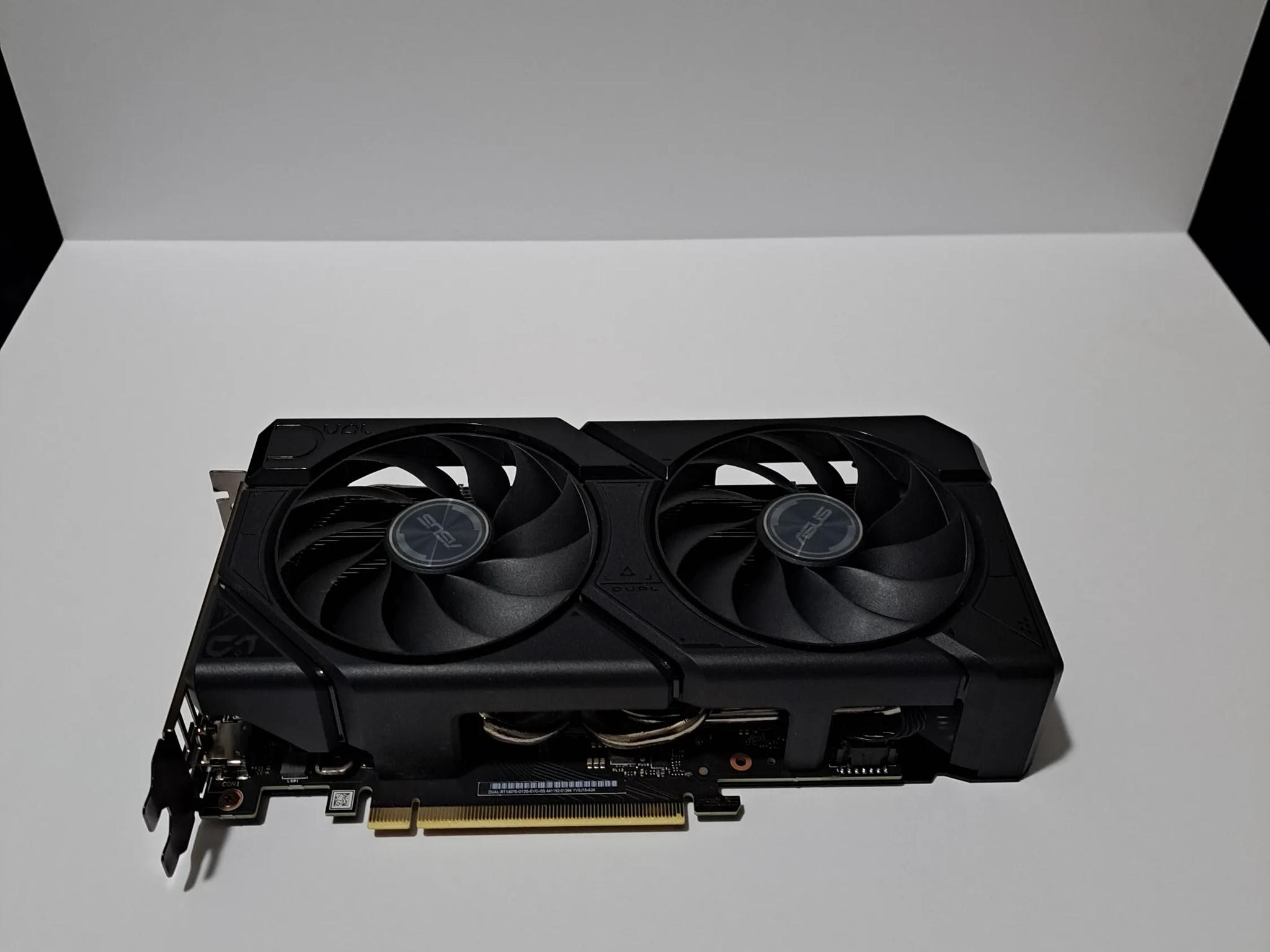 Asus Dual GeForce RTX 4070 OC EVO GPU