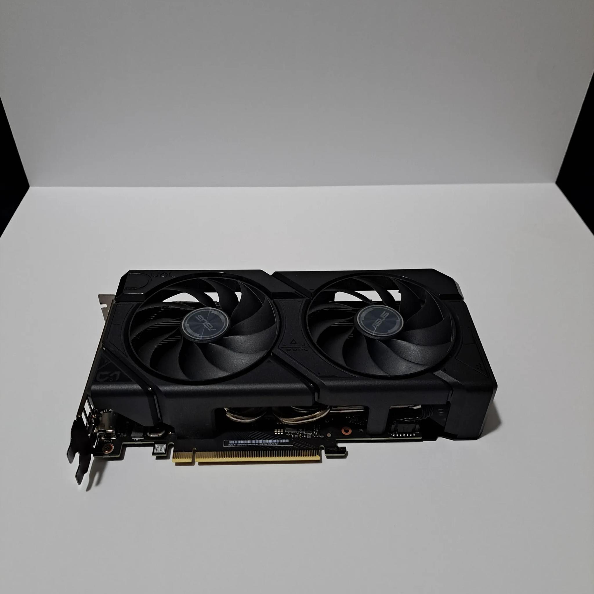 Asus Dual GeForce RTX 4070 OC EVO GPU