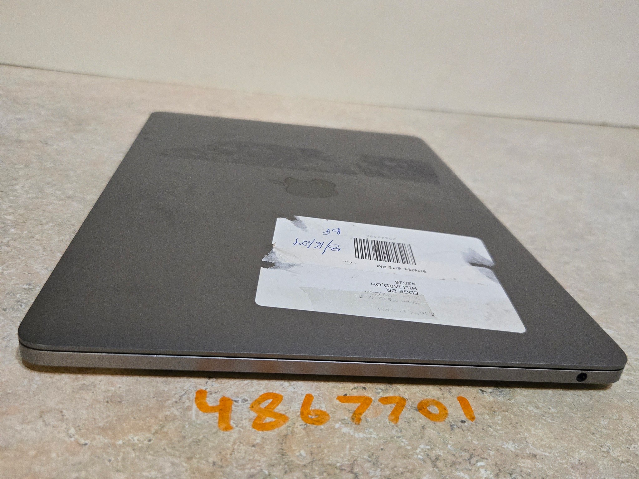 Apple Macbook Pro 13 Inch Laptop - 2019 - intel i5 - 128GB SSD - Model A2159