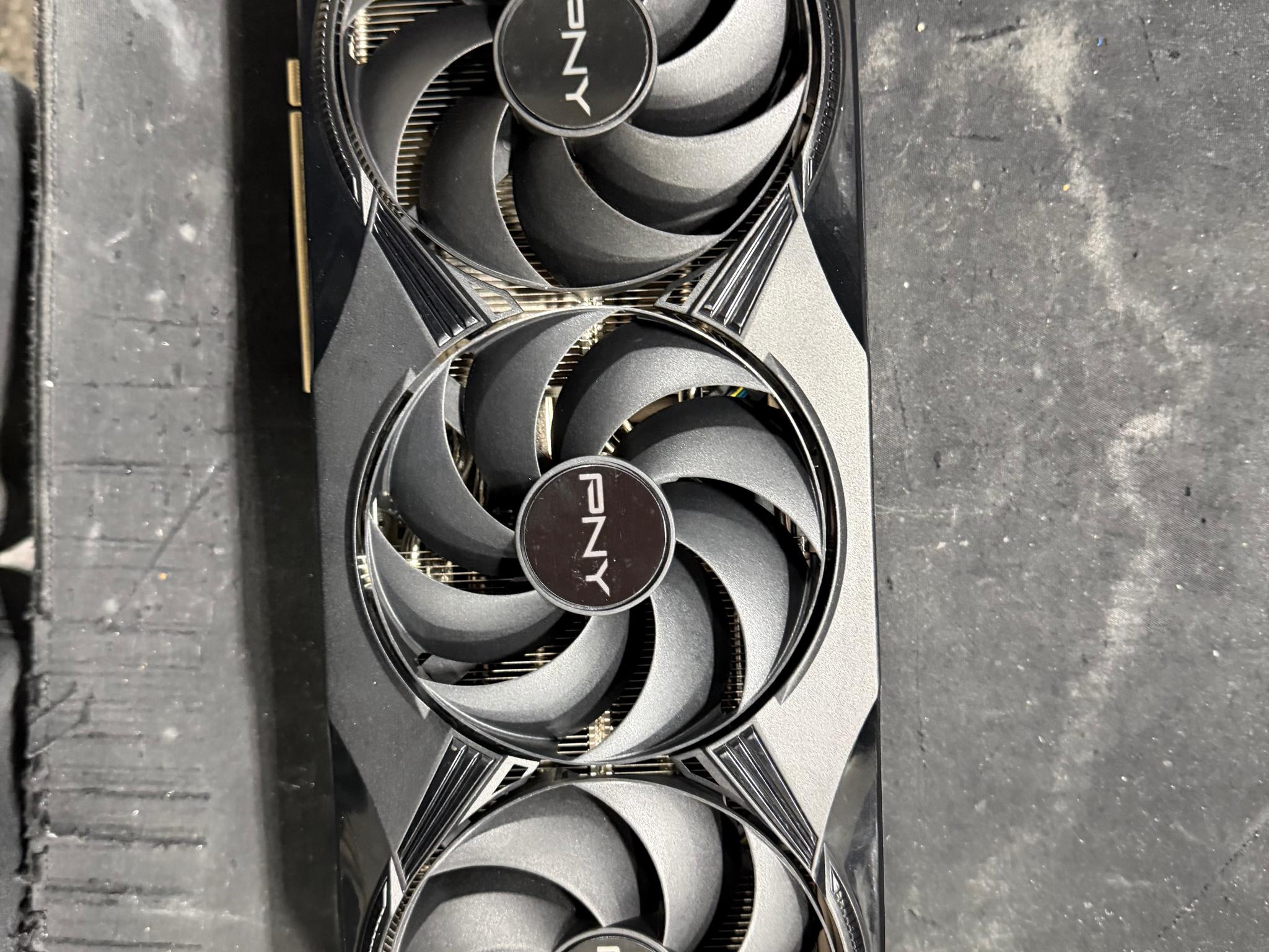 PNY GeForce RTX 5080 Triple Fan