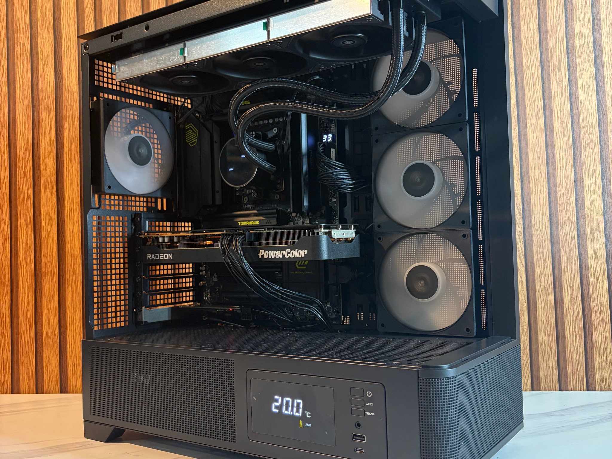 9070XT 16GB | RYZEN 7 9800X3D | 32GB DDR5 | 1TB SSD | 750W | 360MM AIO | X870E