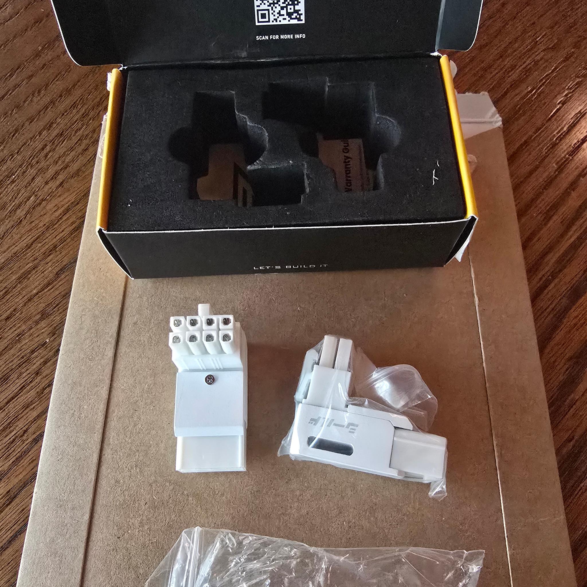 8-Pin PCIe GPU Power Adapter 90-Degree Angled Connector Aluminum White RVS 2 pack