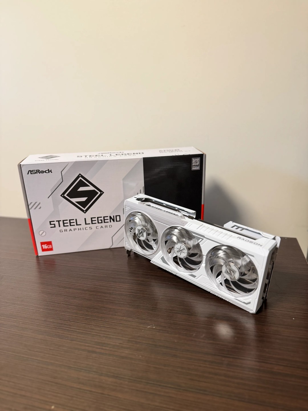 ASRock Steel Legend White Radeon RX 9070 XT 16GB | Jawa