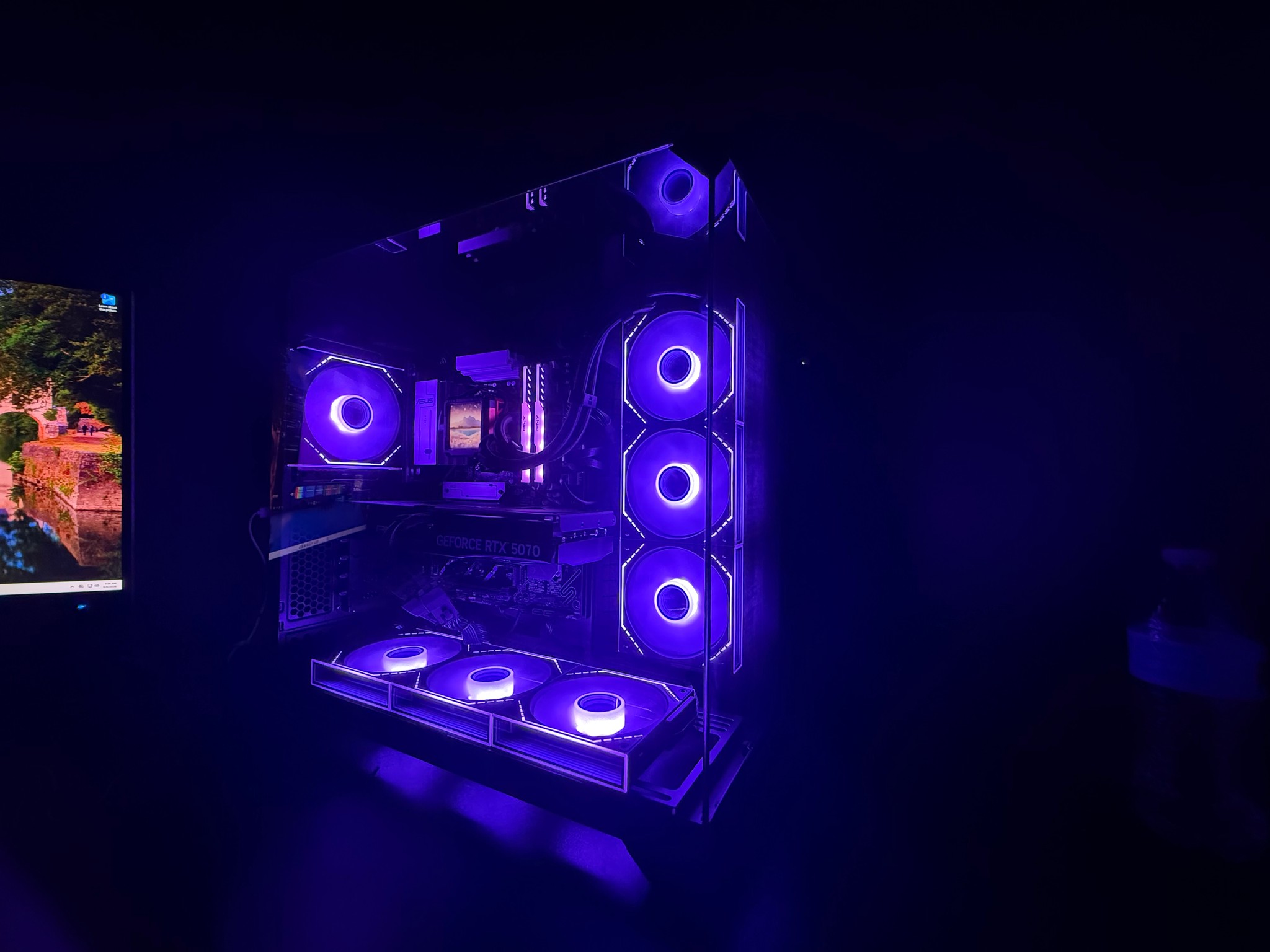 5070/9800x3D/32GB DDR5 Ram/2TB NVME