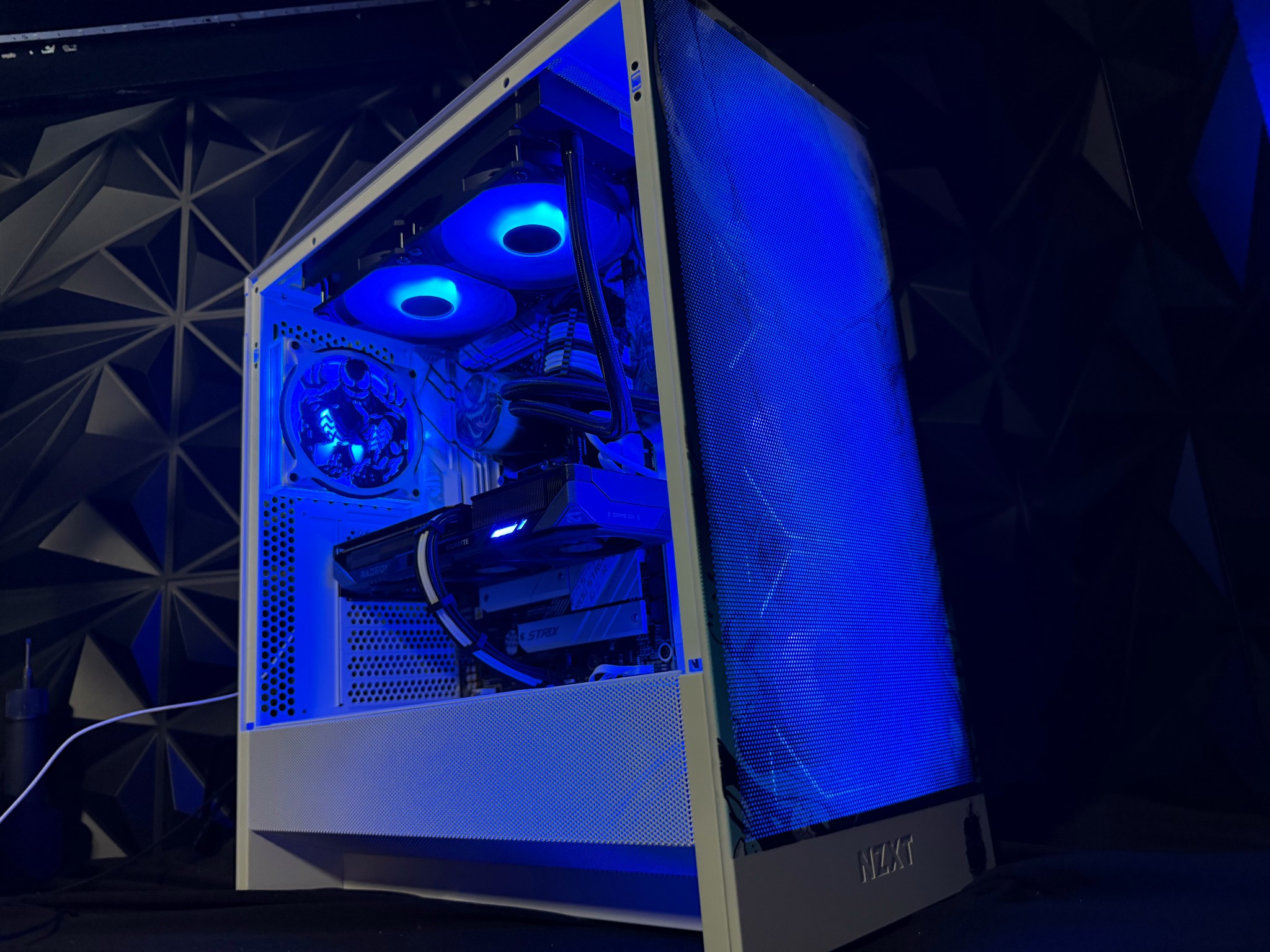 🕷️💣 VENOM BOMB 96 💣🕷️ Ryzen 5 9600x| RX 9060XT 16 GB | 32 GB DDR5|1.5 TB NVMe| 650W PSU