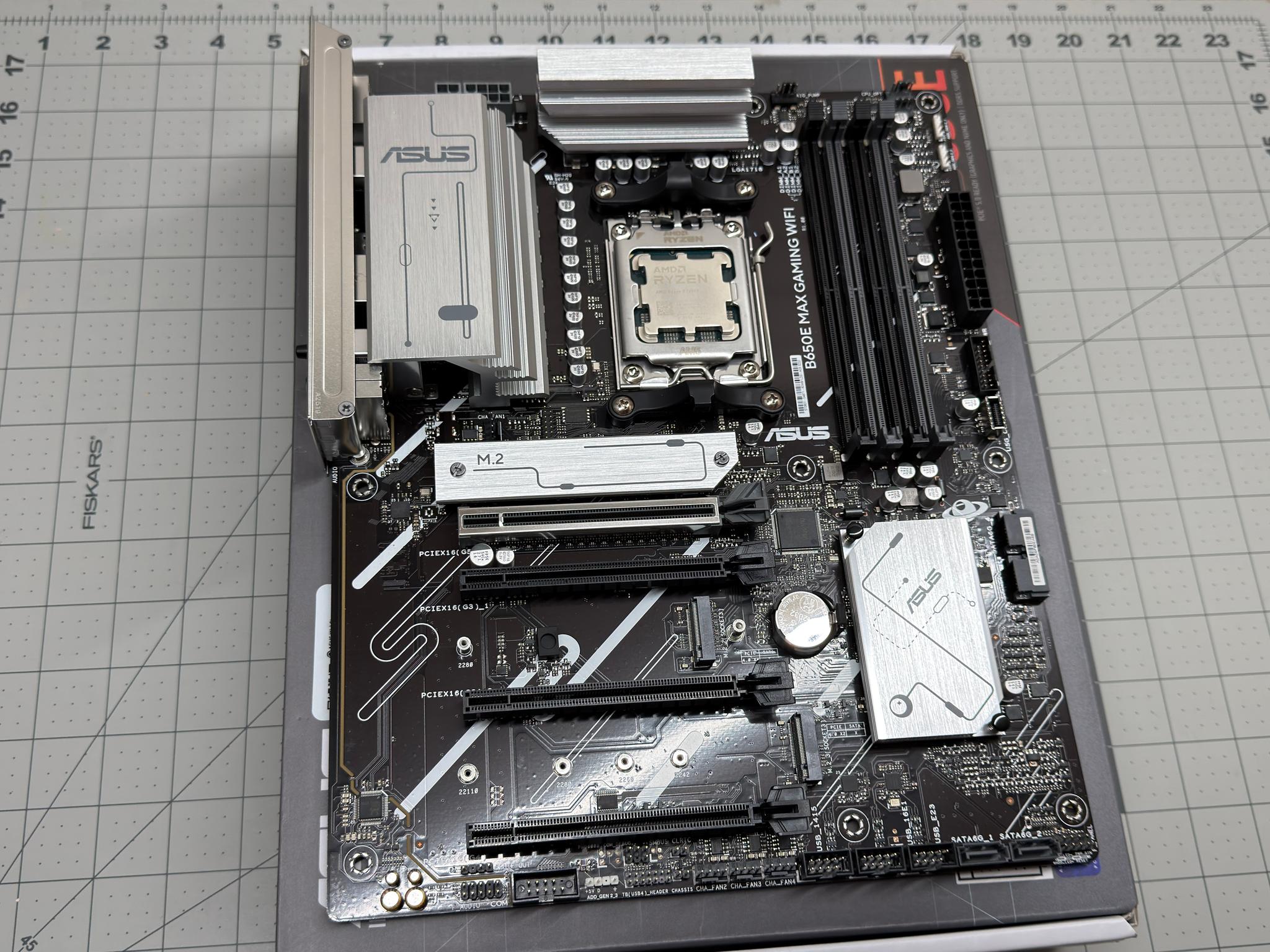 ASUS B650 + Ryzen 5 7600X Combo