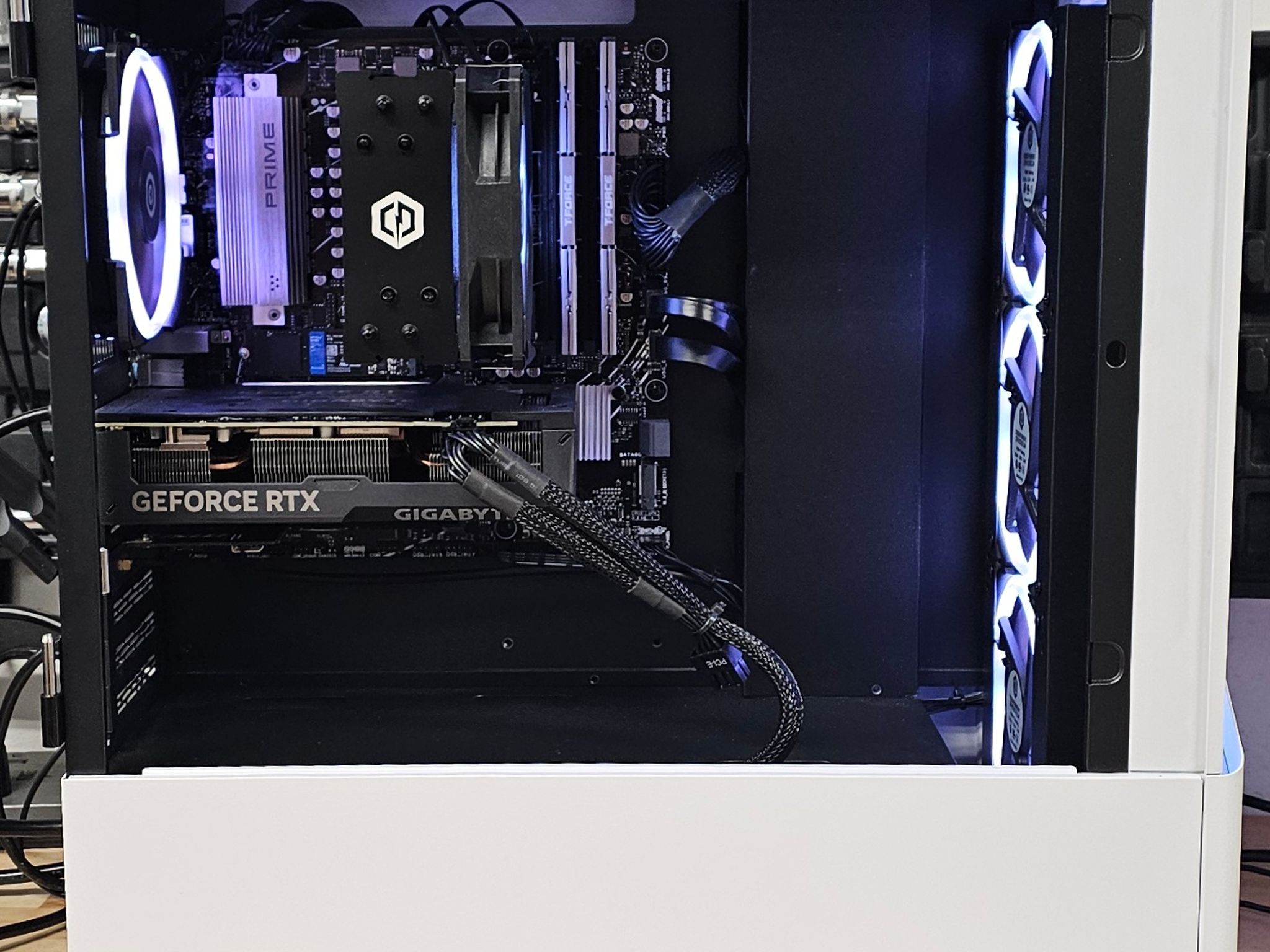 White CyberPower RGB PC Case w\ 4 RGB Fans