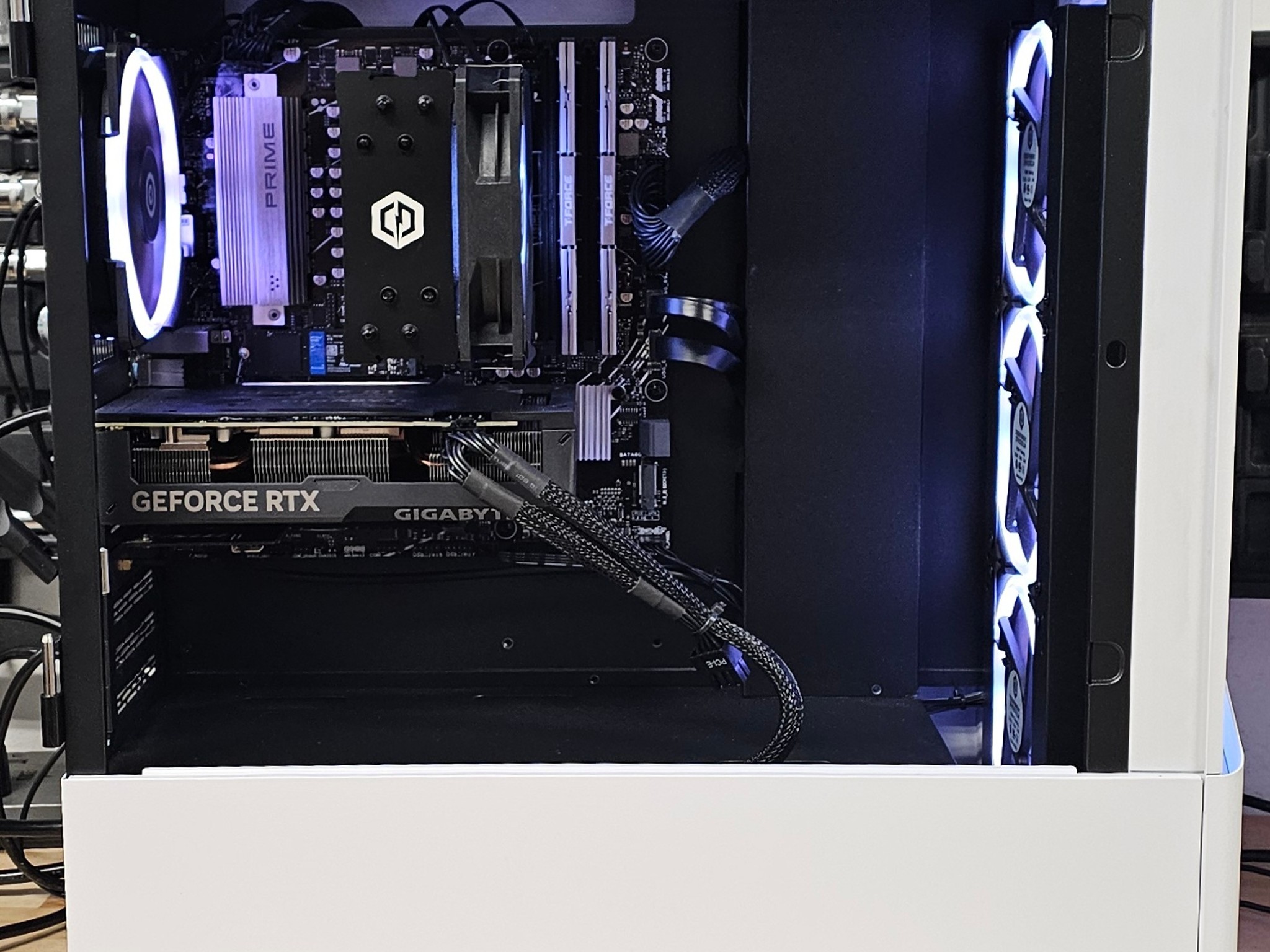 White CyberPower RGB PC Case w\ 4 RGB Fans