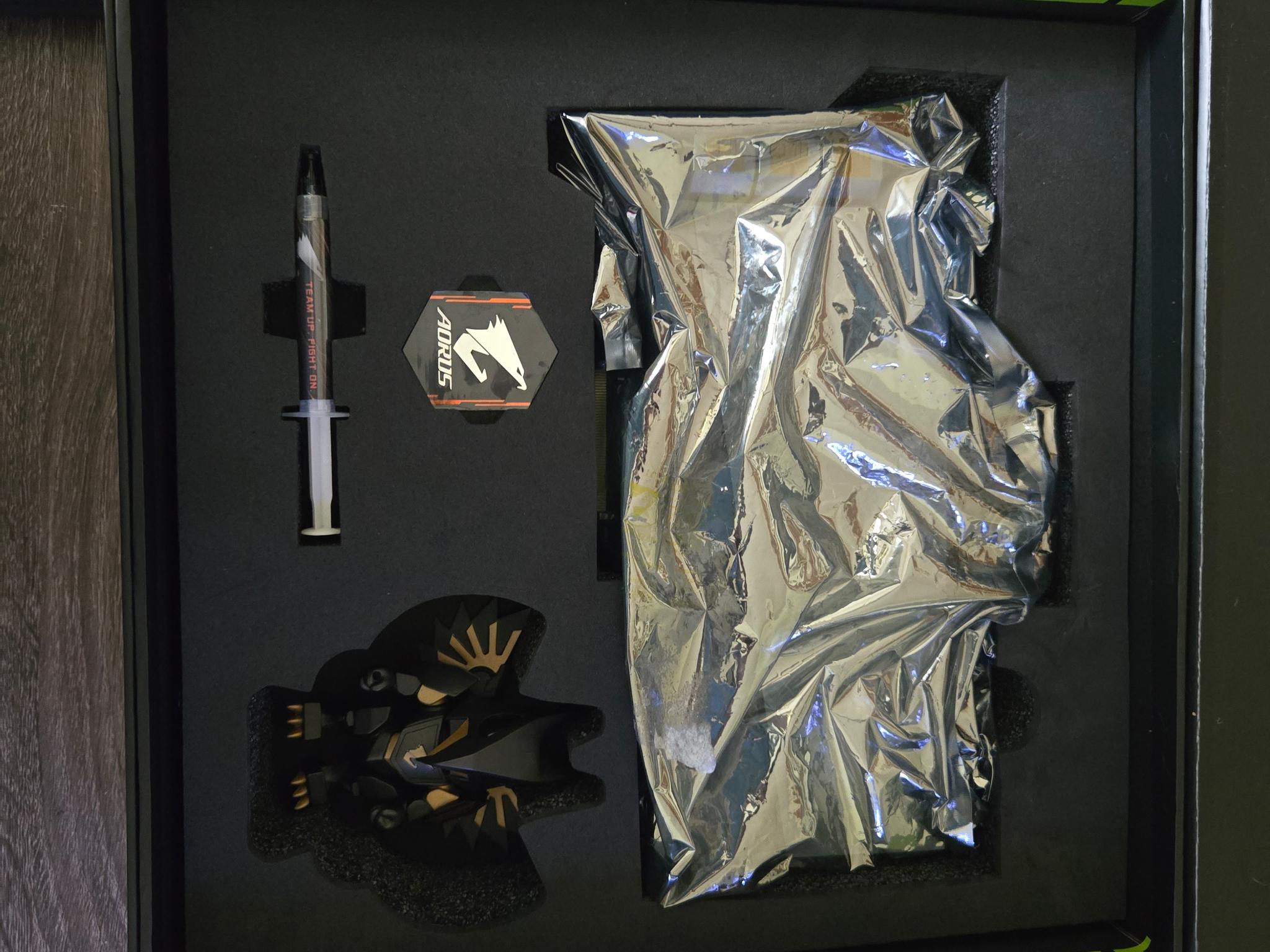 Gigabyte Aorus Xtreme Waterforce RTX 3080 10GB !!Needs custom loop!!