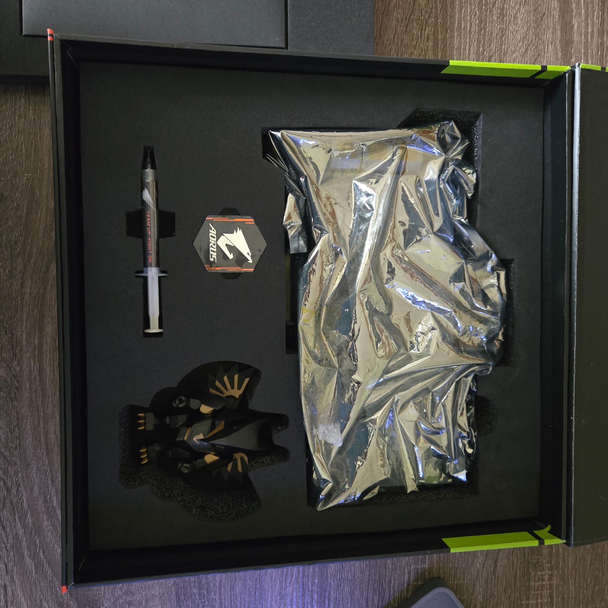 Gigabyte Aorus Xtreme Waterforce RTX 3080 10GB !!Needs custom loop!!