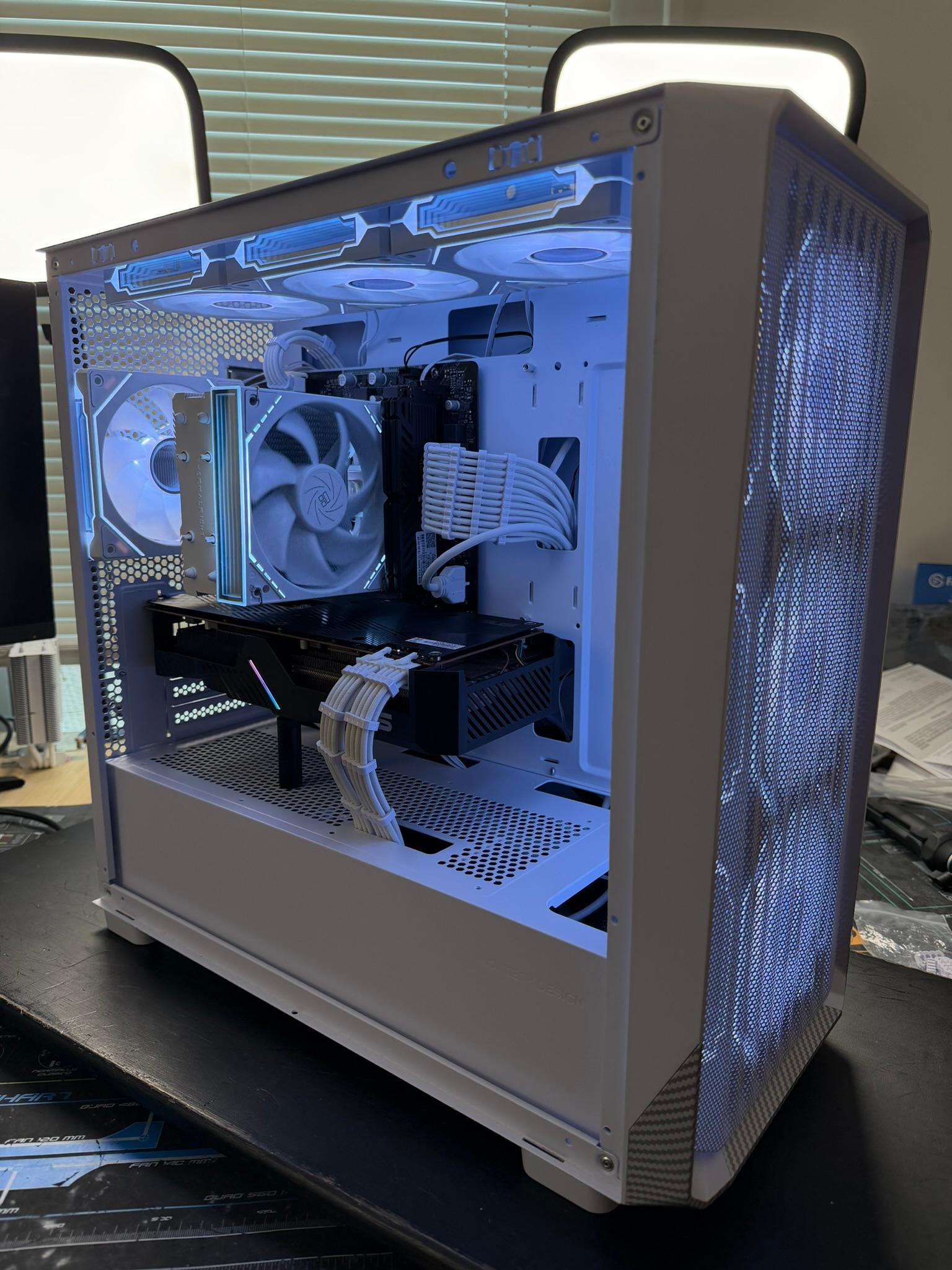 Gaming PC | RX 5700XT | Ryzen 5 5600X | 16GB RAM | Windows 11 | Jawa