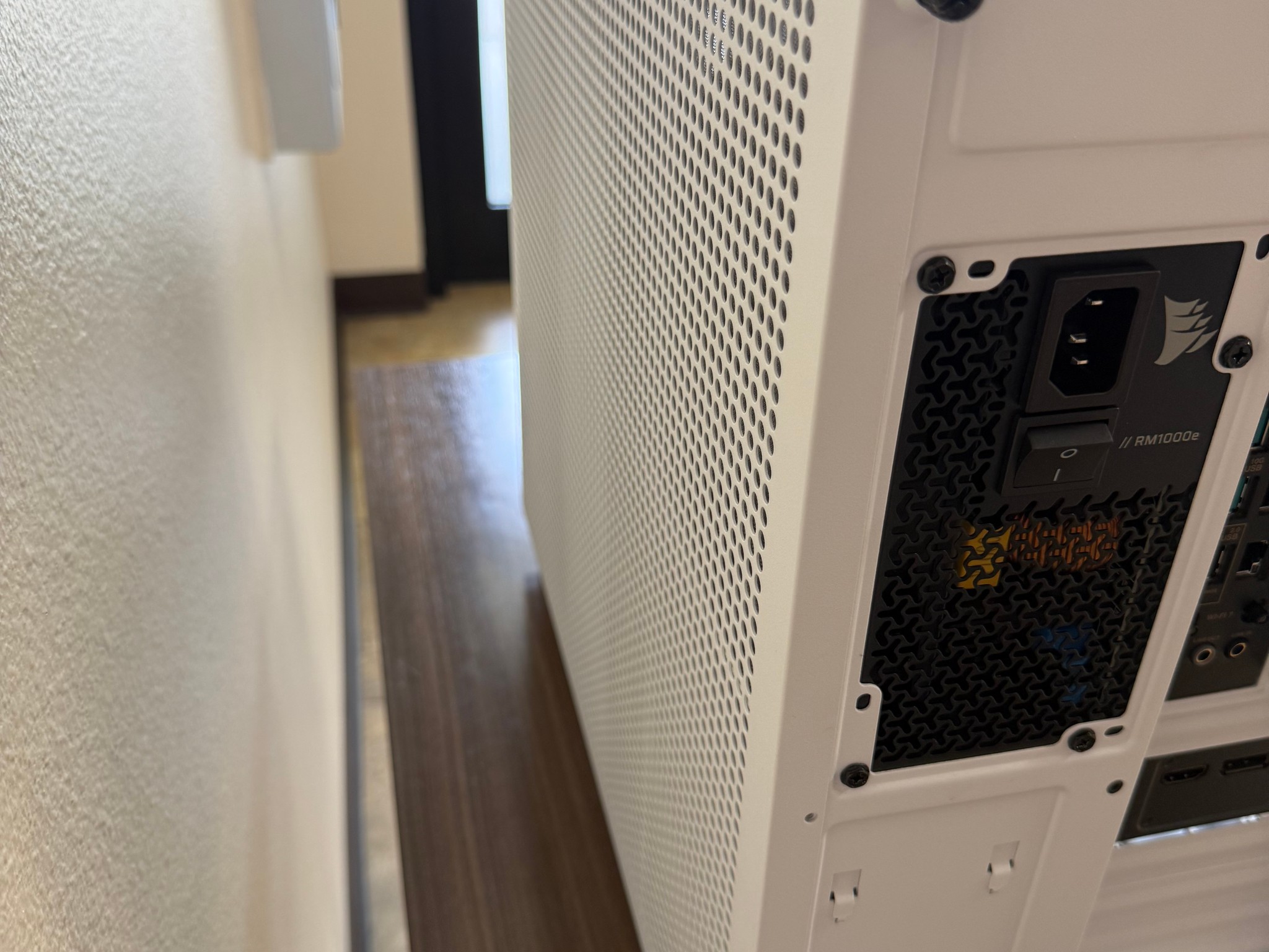🤍 White Flagship Creator & Gaming PC | Ryzen 9 9950X3D | RTX 5080 Founders Edition | 64GB DDR5