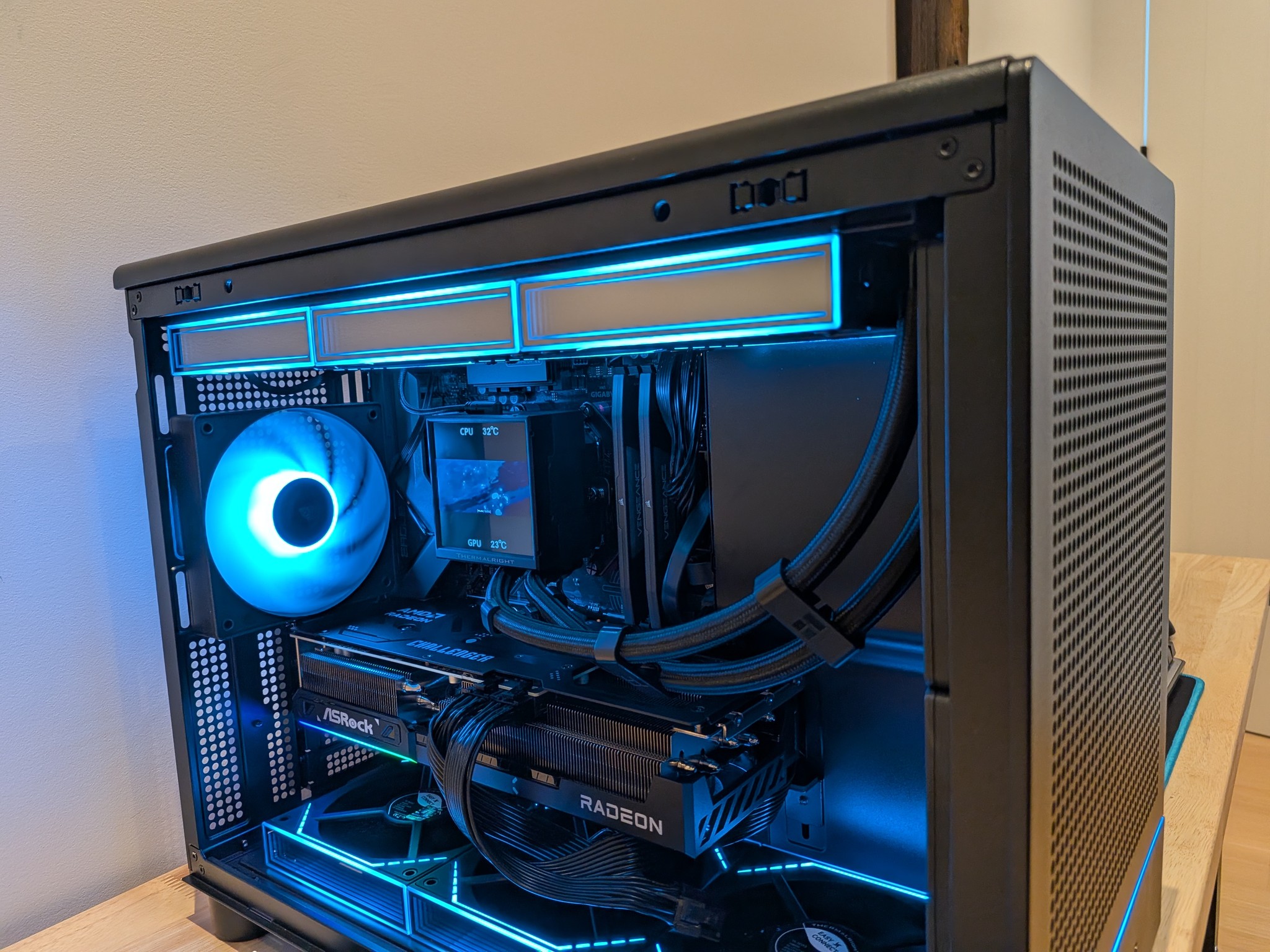 4K Aqua - RX 9070 XT, Ryzen 7 9700X, 32 GB DDR5 RAM, 2 TB Gen 4 NVME, Liquid Cooled, RGB