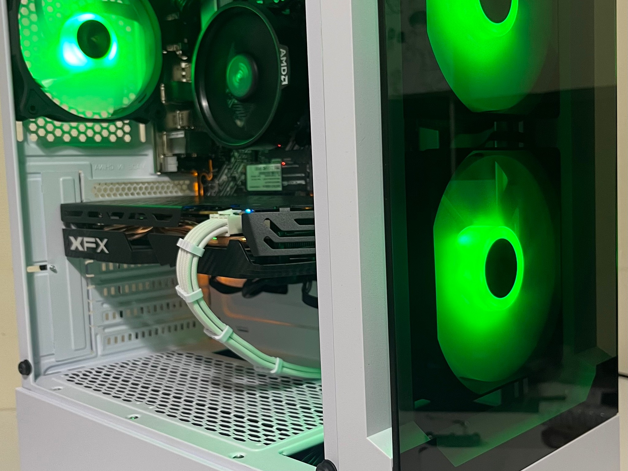 Great Value 1080p Streaming/Gaming PC|RX 580 8GB|Ryzen 5 2600|16GB DDR4|512GB M.2 SSD