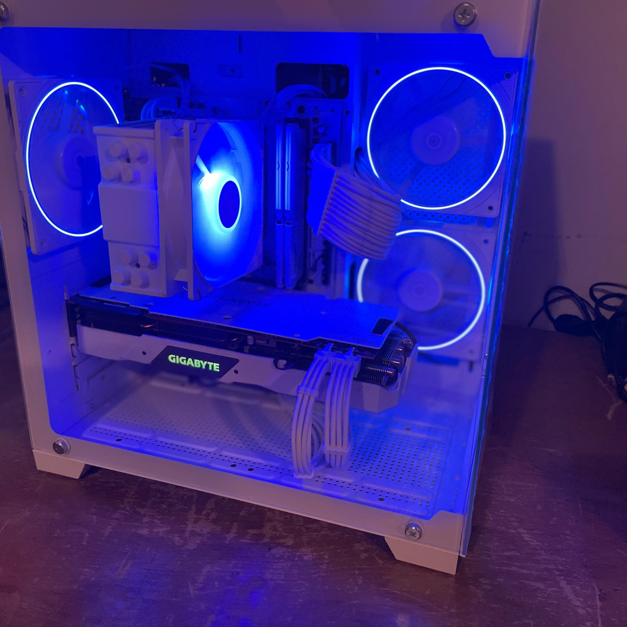 Ryzen 7| RTX 2070 Super| 32GB Ram| 1TB| WiFi
