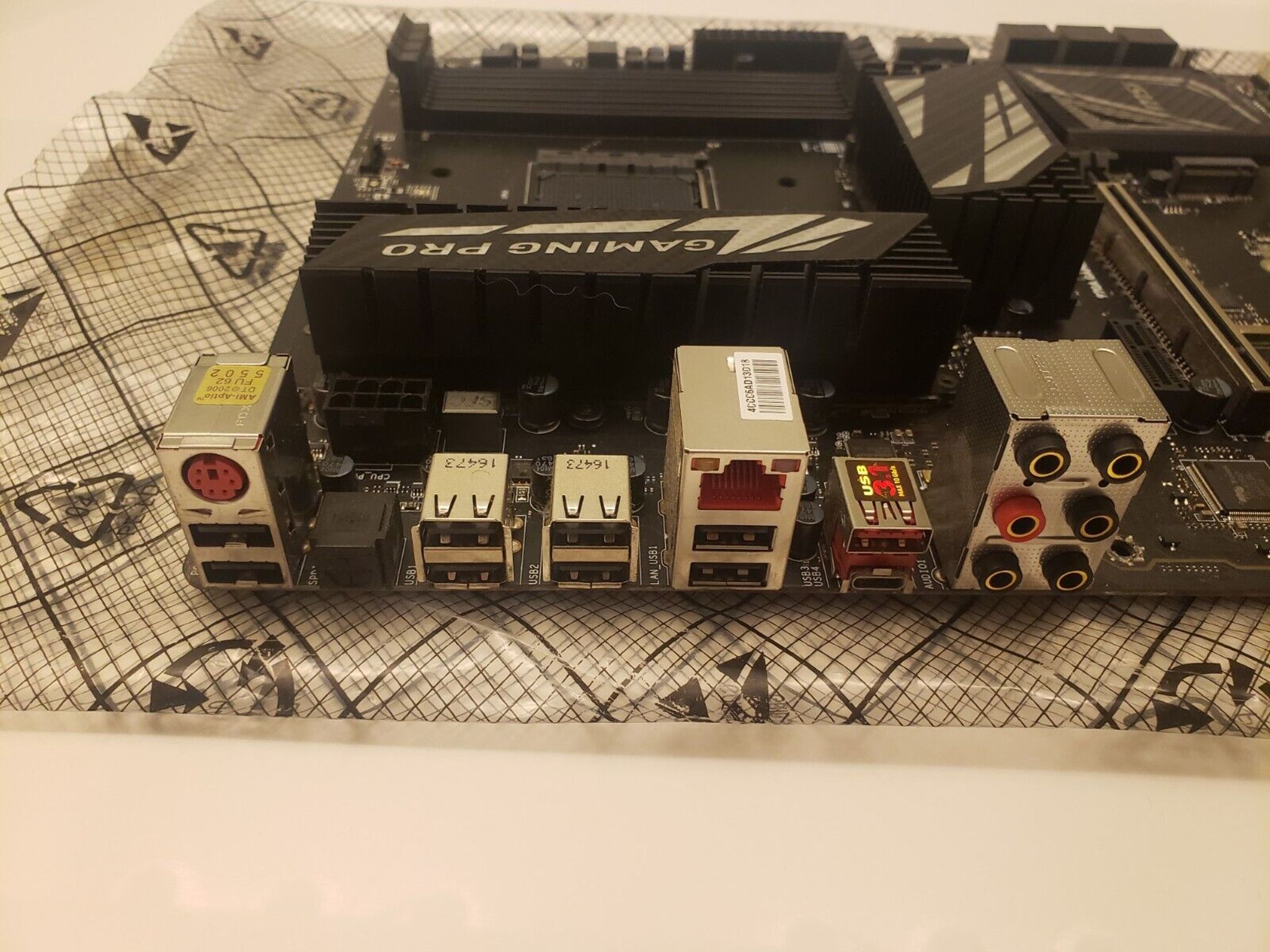 MSI 970A GAMING PRO CARBON AM3+ Including 32GB Corsair 2400 MHz Ram