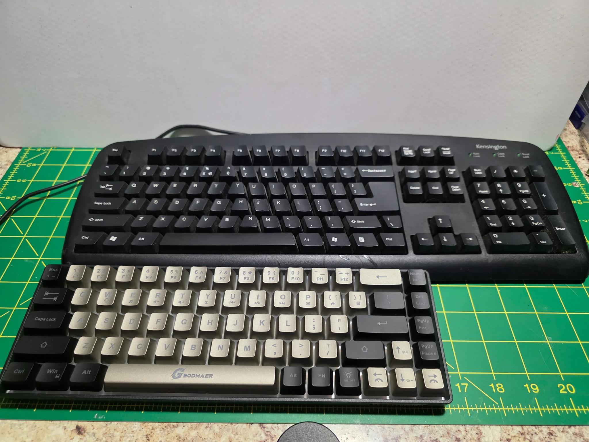 GEODMAER 65% Gaming Keyboard **Wired** RGB Backlit Compact 68 Keys Ergonomic Grey-Black