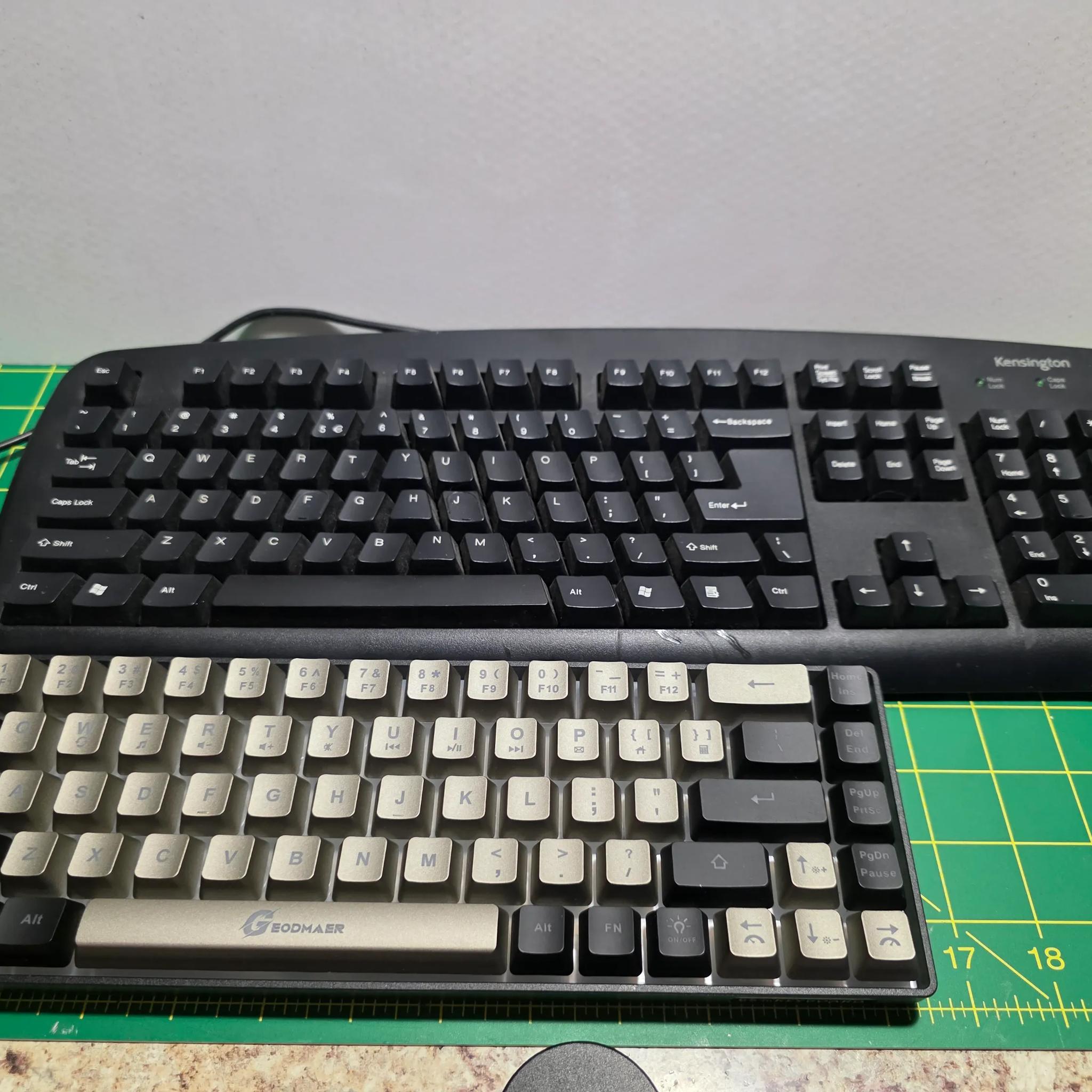 GEODMAER 65% Gaming Keyboard **Wired** RGB Backlit Compact 68 Keys Ergonomic Grey-Black
