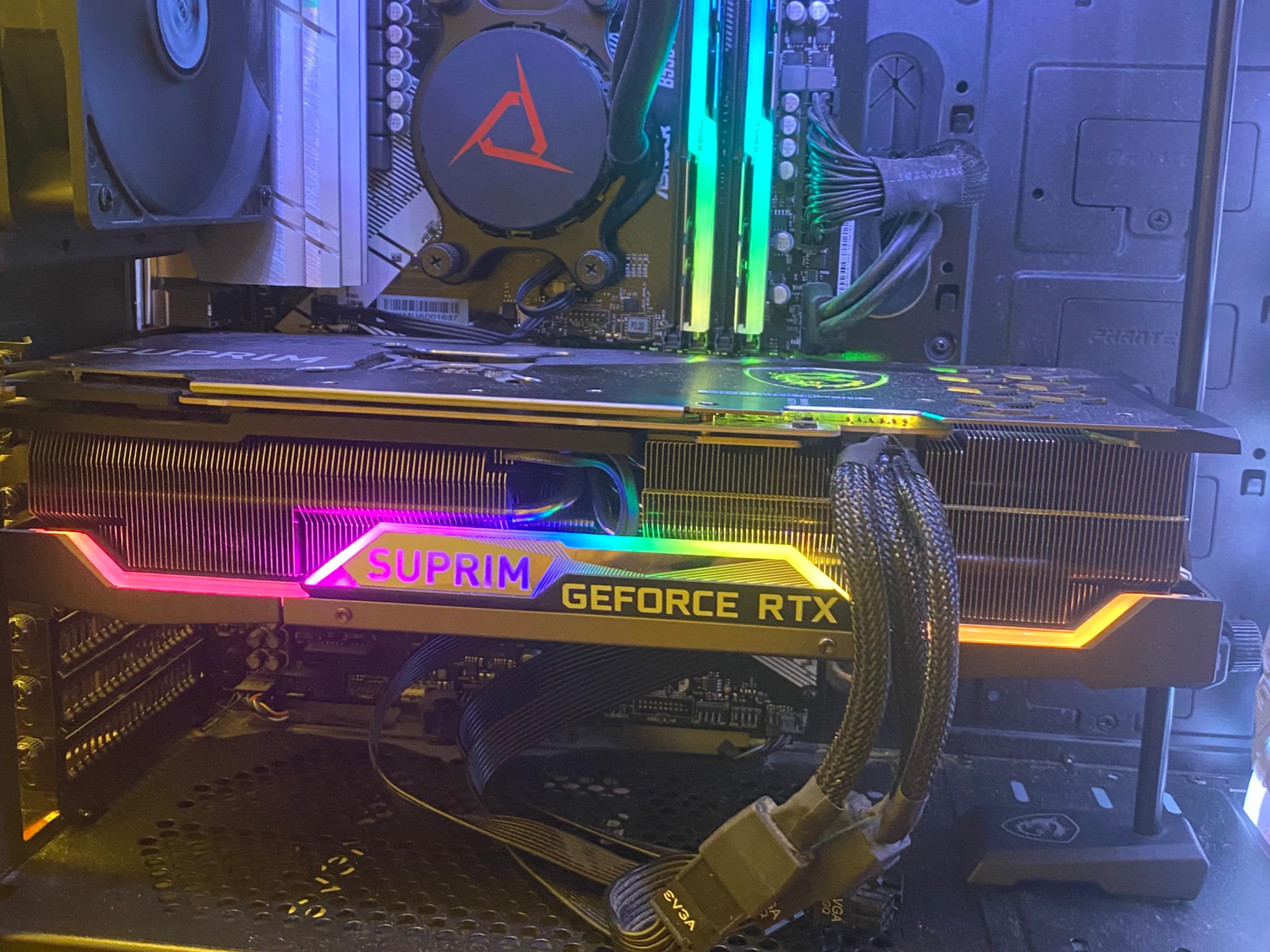 GeForce RTX™ 3090 Ti SUPRIM X 24G