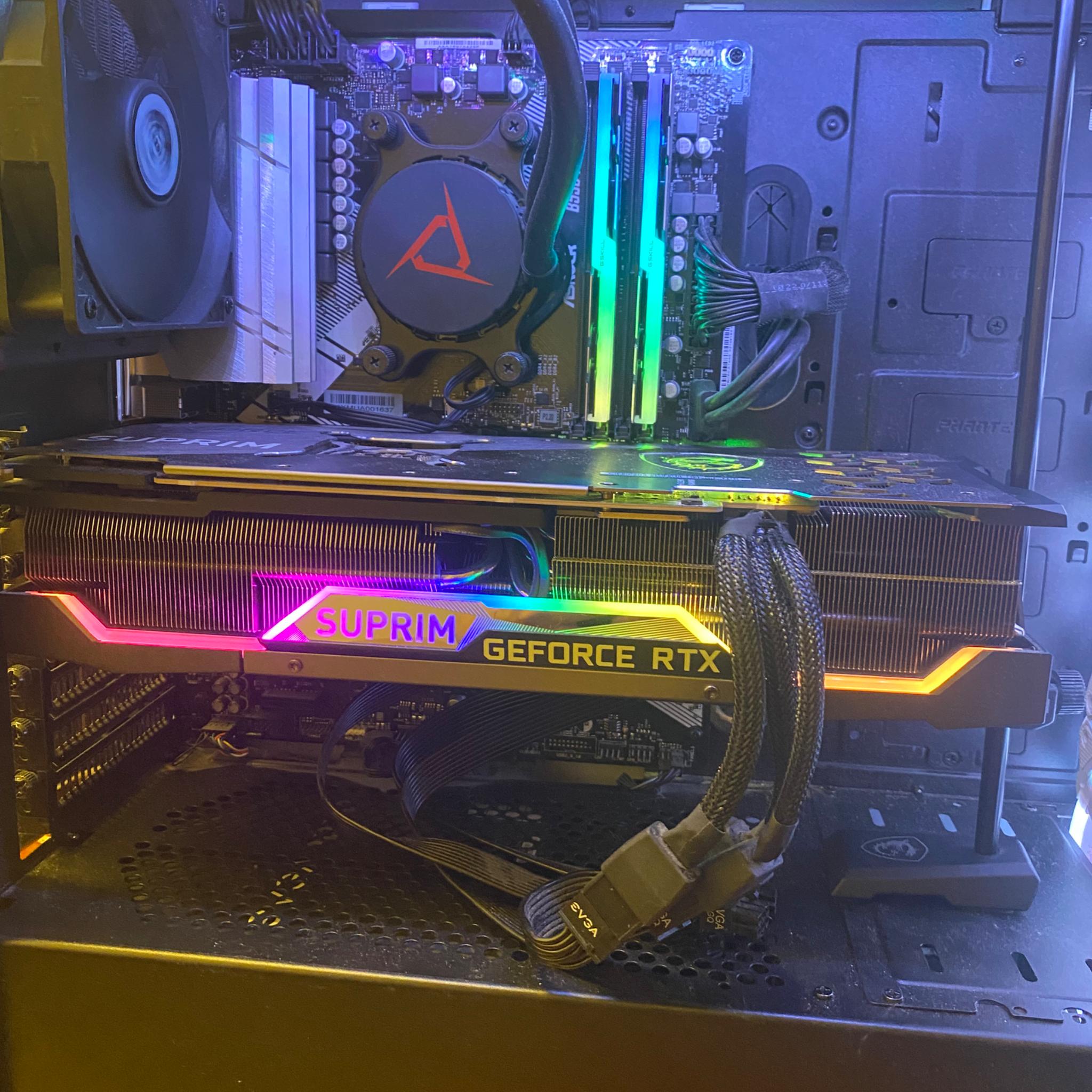 GeForce RTX™ 3090 Ti SUPRIM X 24G