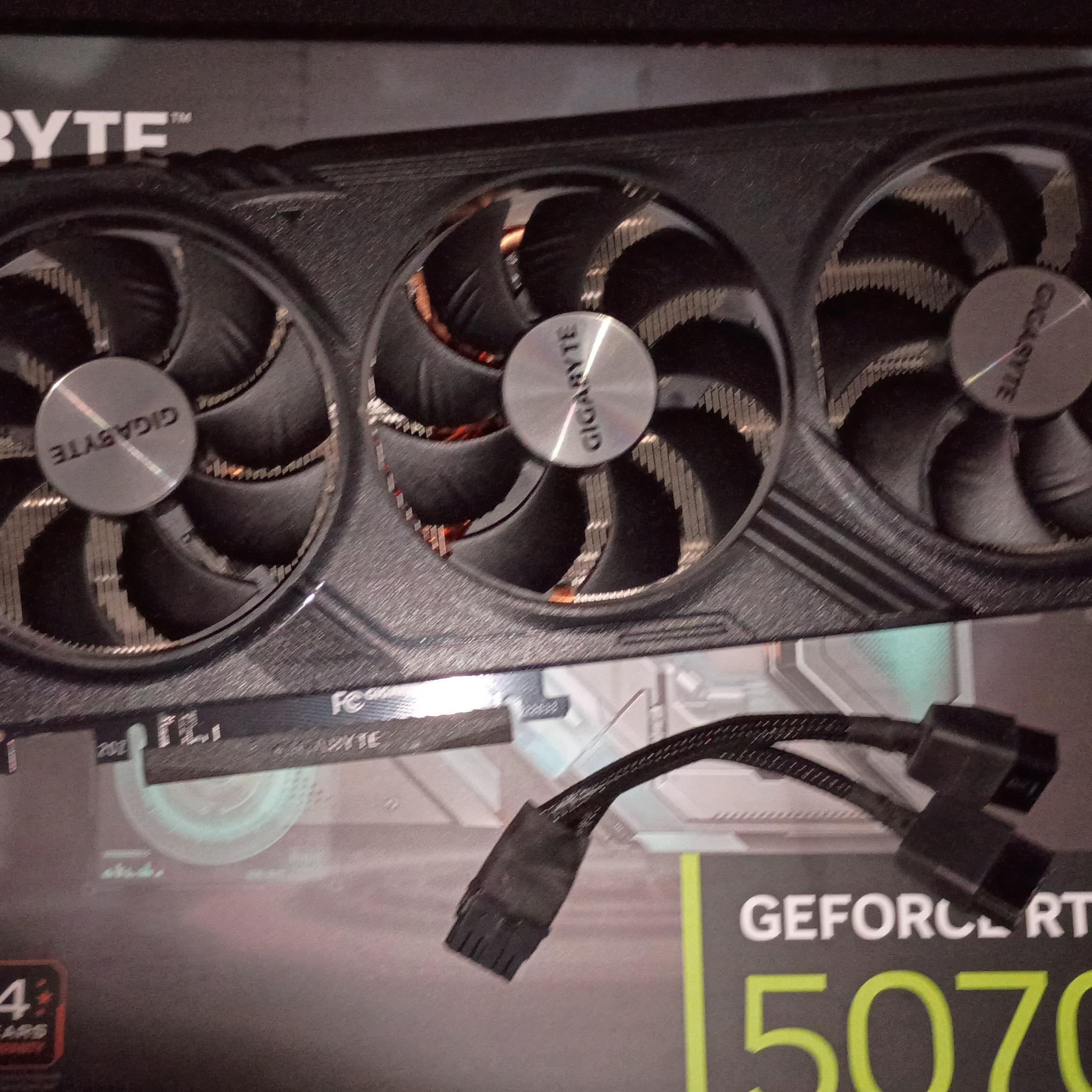 GIGABYTE GAMING OC GeForce RTX 4070
