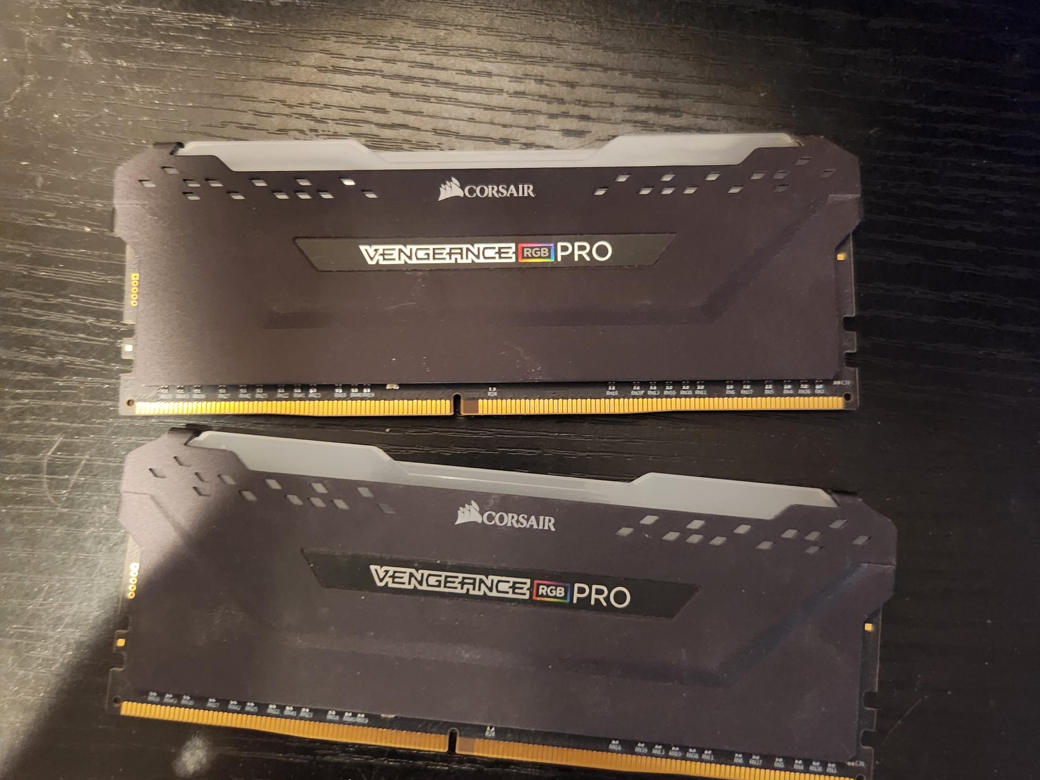 Corsair vengance RGB PRO 32GB 2x 16