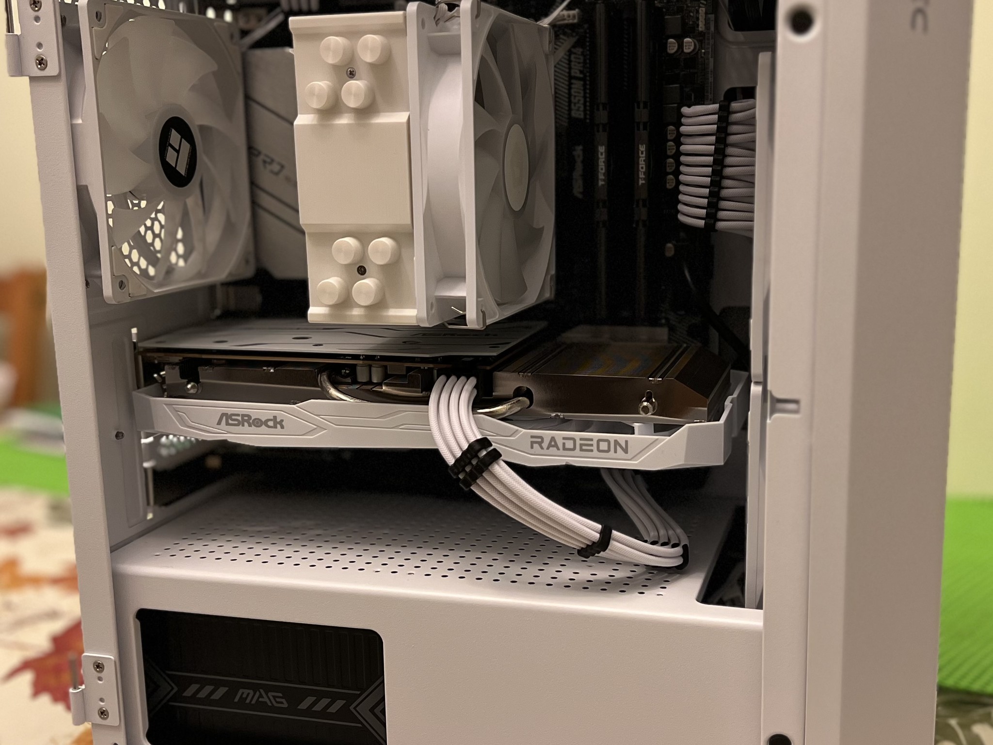 Salt and Peppa’ AMD gaming PC Ryzen 5 5600x/RX 6600 8 GB/16 GB DDR4 RAM/1.25 SSD NVM-All new parts!