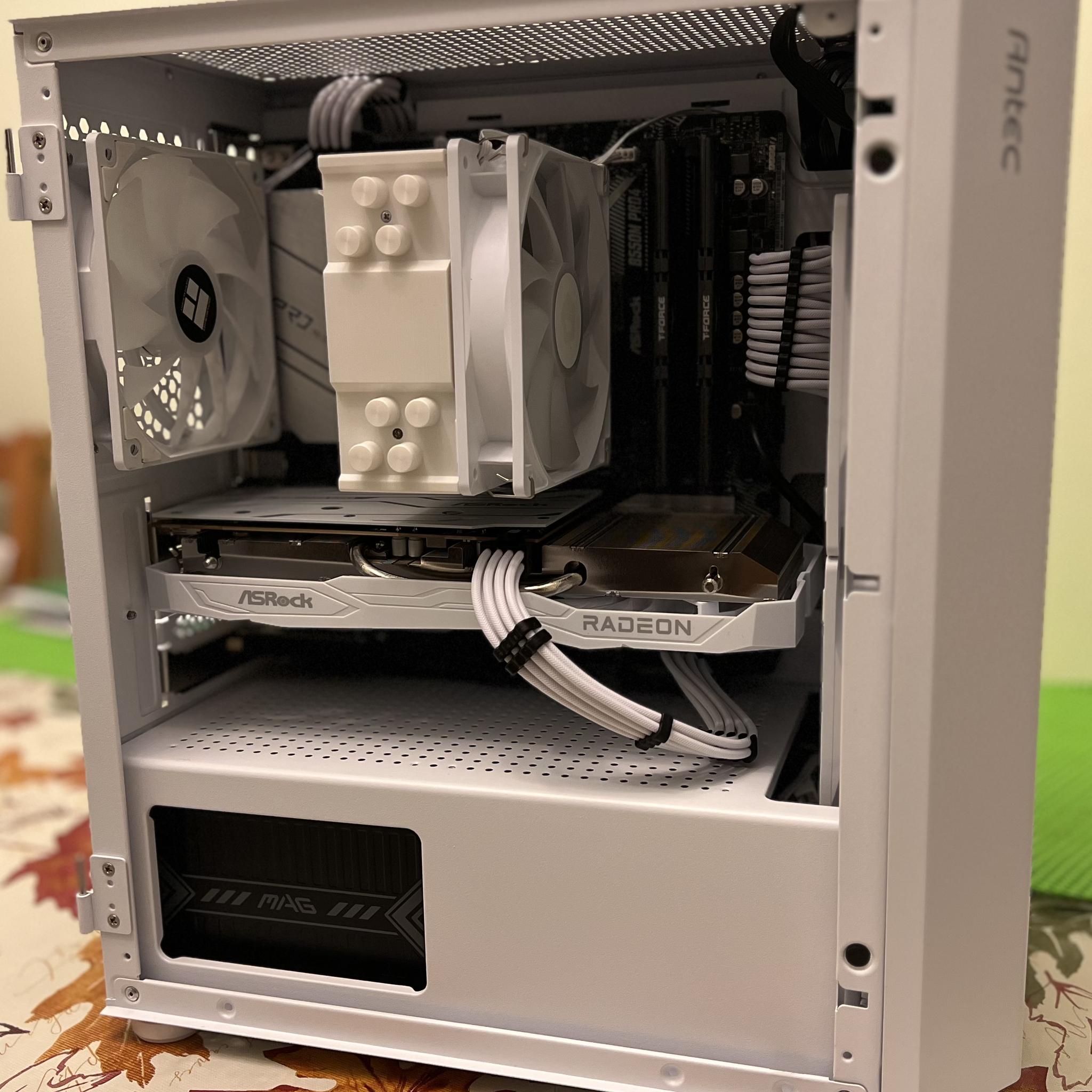 Salt and Peppa’ AMD gaming PC Ryzen 5 5600x/RX 6600 8 GB/16 GB DDR4 RAM/1.25 SSD NVM-All new parts!