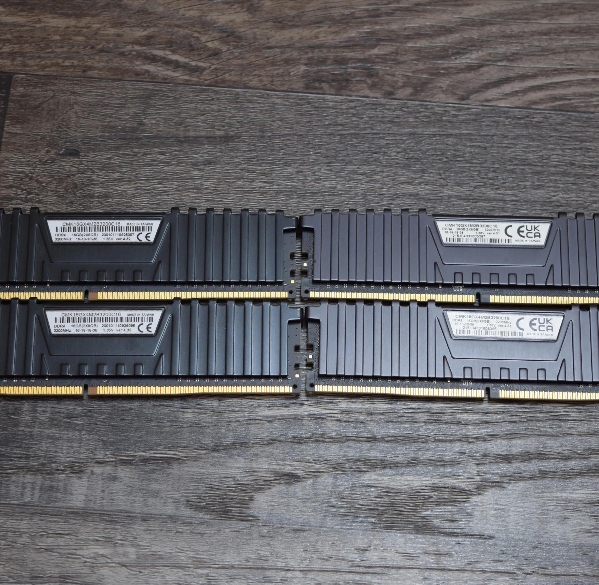 *USED* Corsair VENGEANCE® LPX 32GB (4 x 8GB) DDR4 DRAM 3200MHz CMK16GX4M2B3200C16