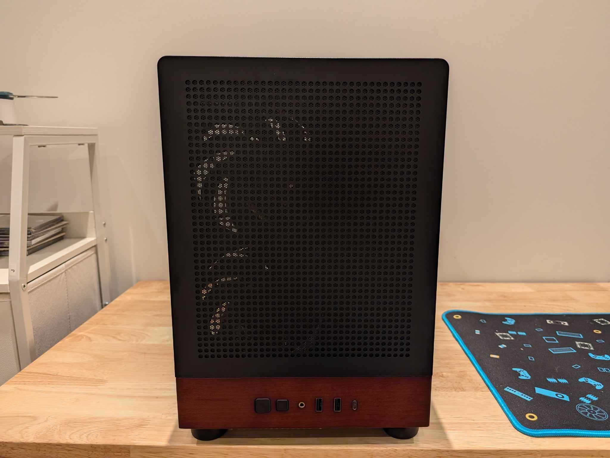 1440p Forest Blackout - RTX 5070, Ryzen 5 7600X3D, 32 GB DDR5 RAM, 2 TB Gen 4 NVME