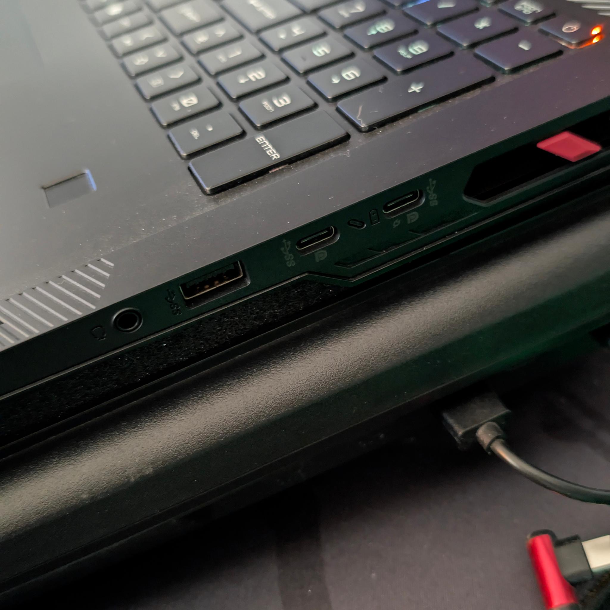 MSI Raider A18 HX A7VIG: Ryzen 9 7945HX3D, RTX 4090 laptop with 16 GB, and 64 GB of RAM