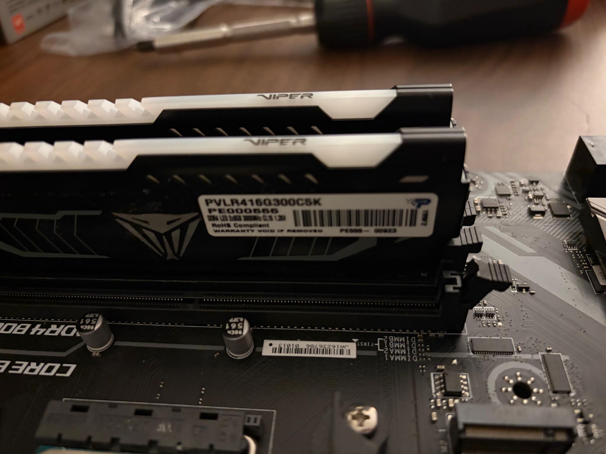 MSI B450 Tomahawk + Ryzen 7 2700x + 16GB RAM