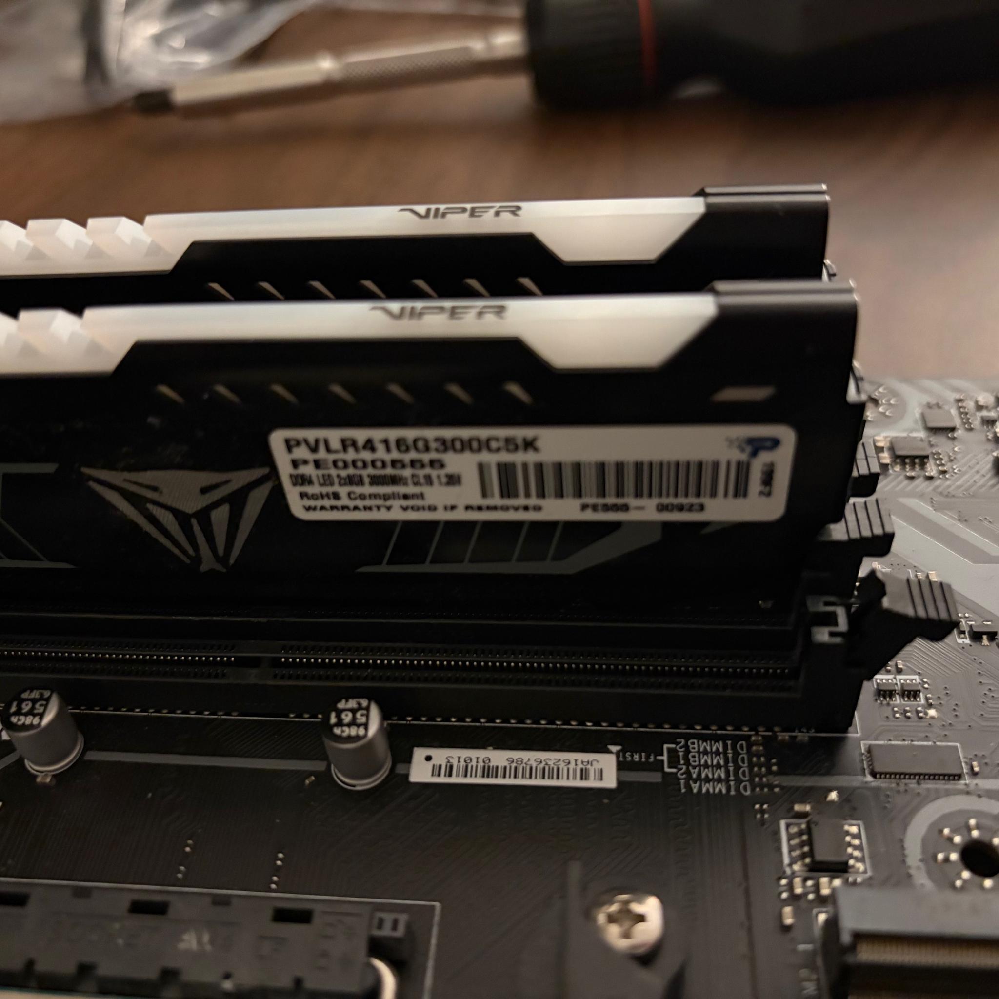 MSI B450 Tomahawk + Ryzen 7 2700x + 16GB RAM