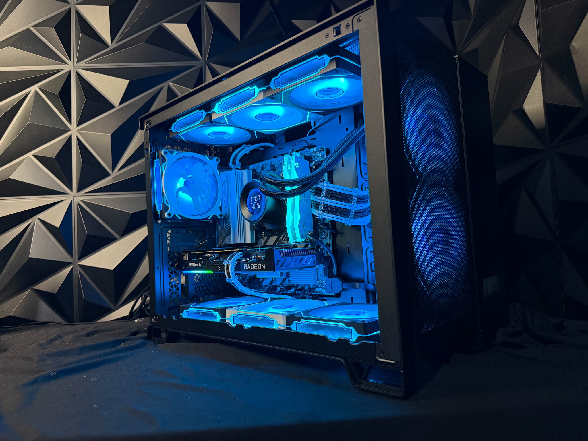 🔥🏴☠️ LUFFY GEAR 96 🏴☠️🔥Ryzen 5 9600X| RX 9060XT 16 GB | 16 GB DDR5|1.25 TB NVMe