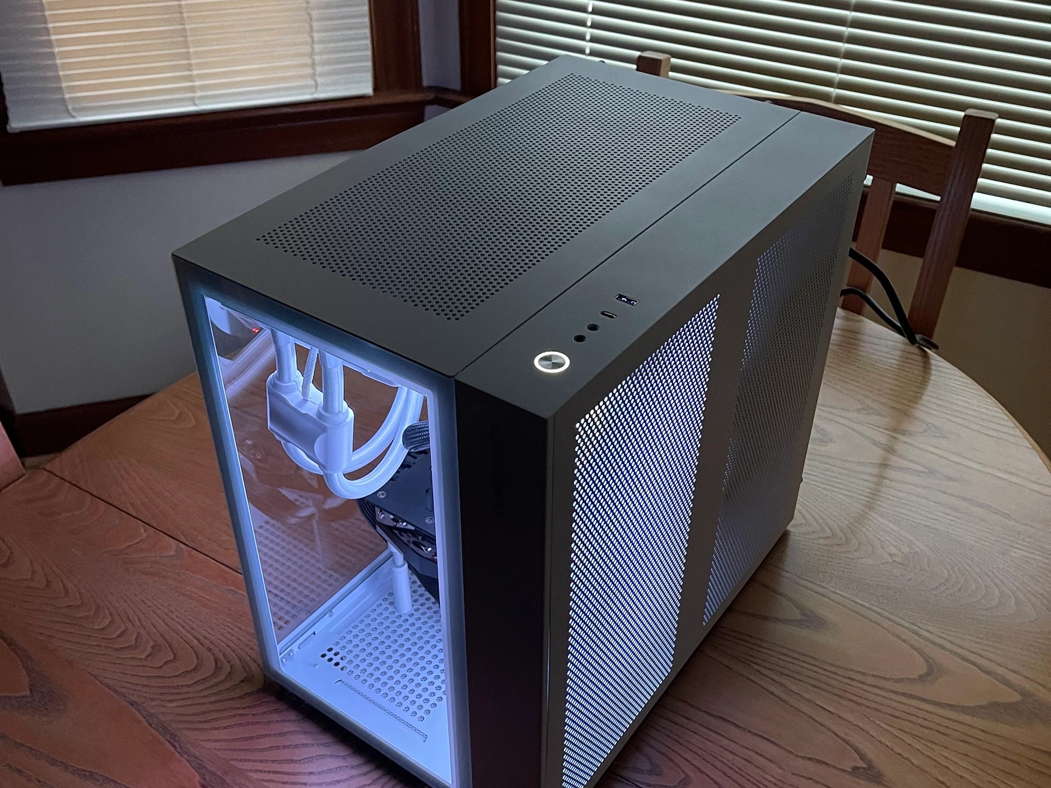 AM5 White High-end Gaming/Production PC: Radeon 7900XTX, Ryzen 9 7900X, 32gb DDR5, 2TB NVMe