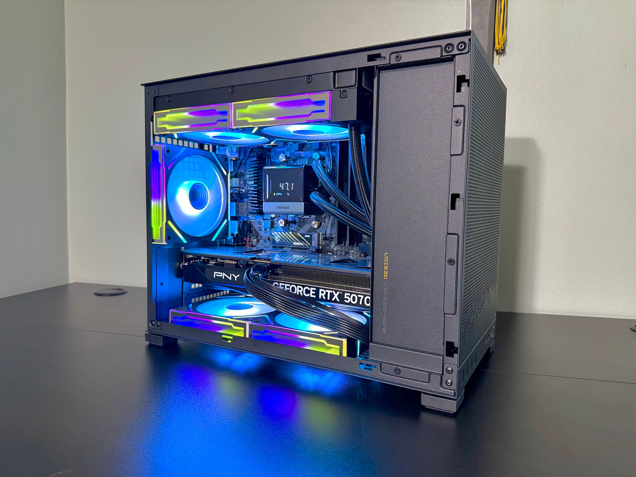 RTX 5070 OC | R7 7700x | 32GB DDR5 | 1TB SSD | LCD Liquid Cooler | Rosewill 1000w PSU Gaming PC