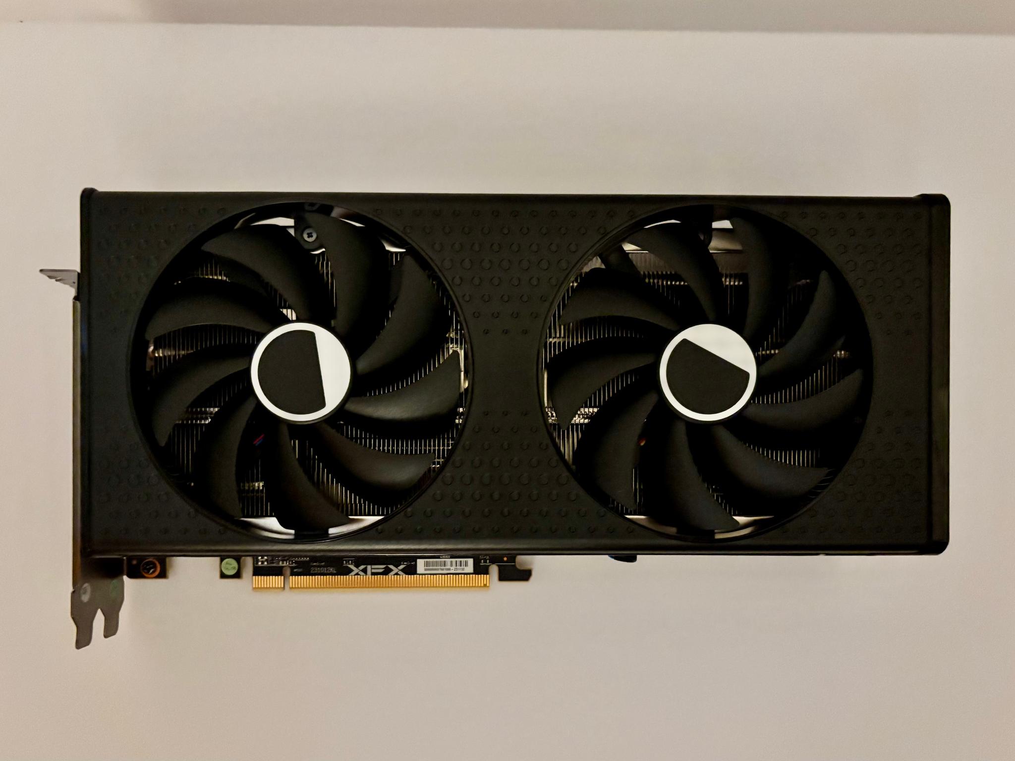 AMD Radeon RX 7600 XT - Image 3