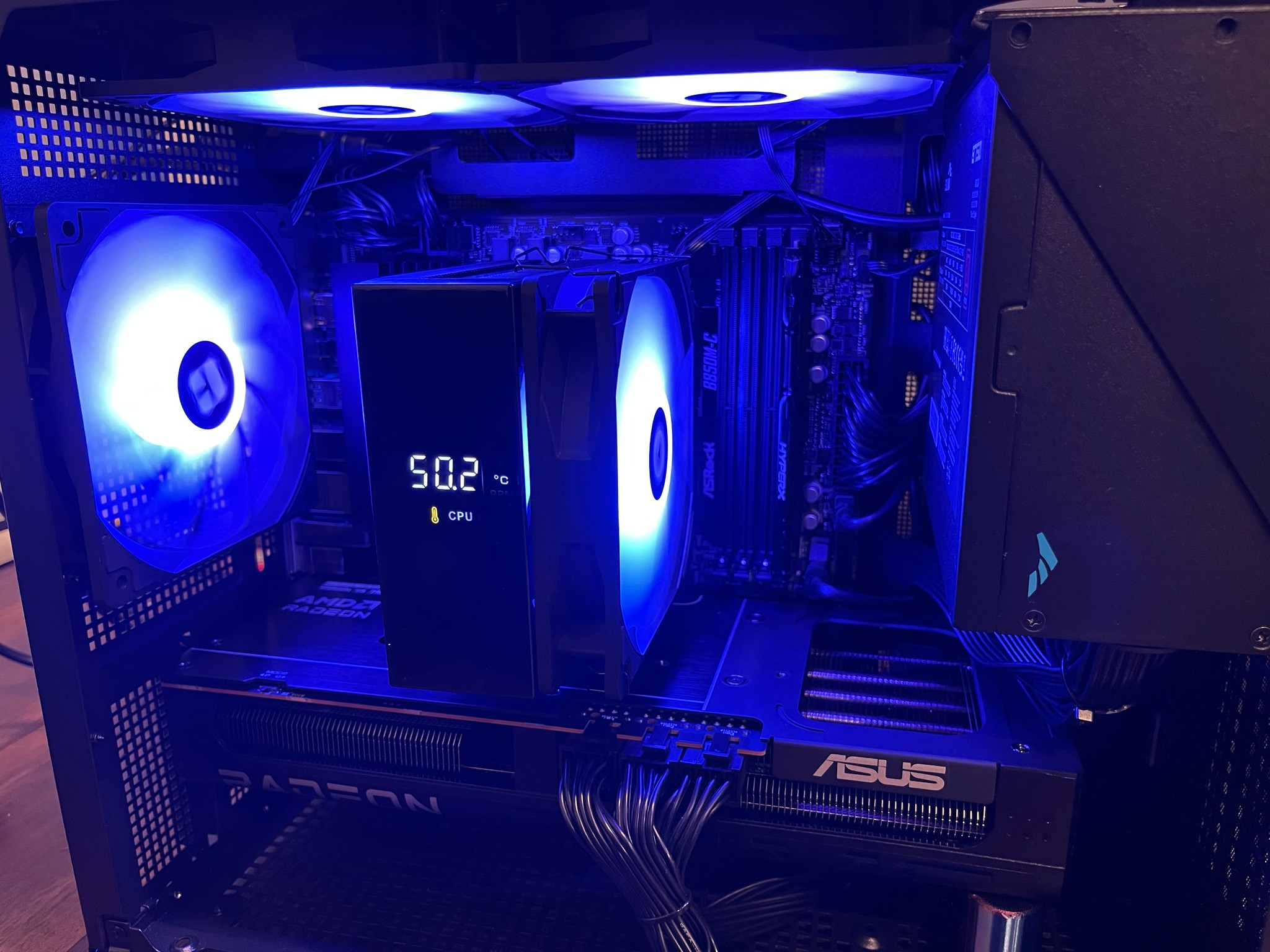 Have you expirenced hardwood? Wood Accent Lunchbox PC Radeon RX 9070 XT - Ryzen 5 7500X3D