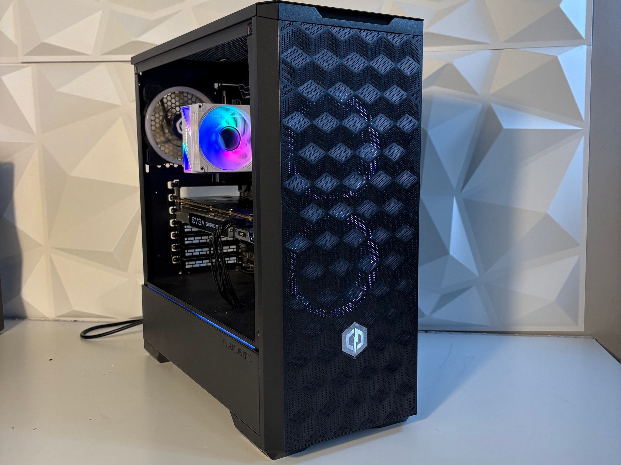//RGB Gaming PC//  - GTX 1070 8GB, i7 7700K, 512GB, 16GB DDR4