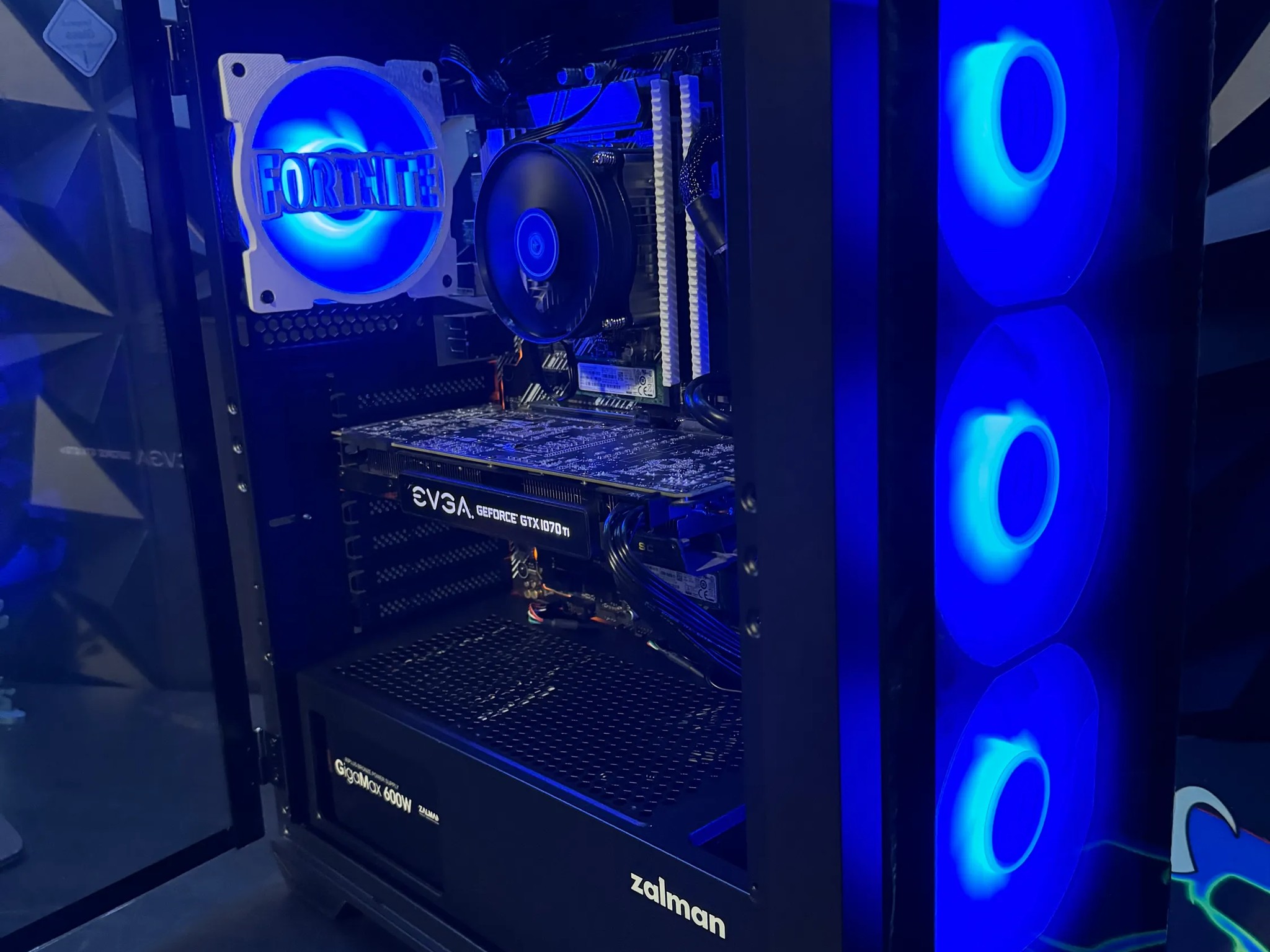 ⛏️🚌⚔️The Battle Bus⛏️🚌⚔️|i5 10500| GTX 1070Ti |16 GB DDR4| 1.5 TB SSD