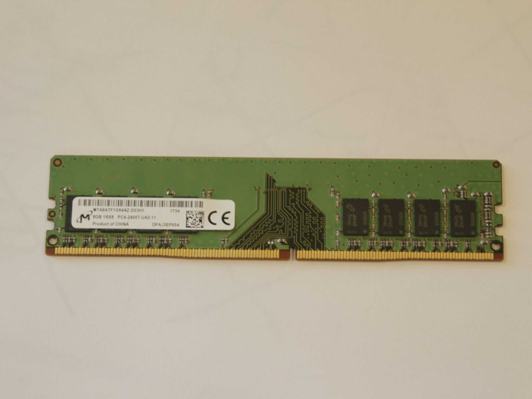 Micron DDR4-2400 (1 x 8GB)