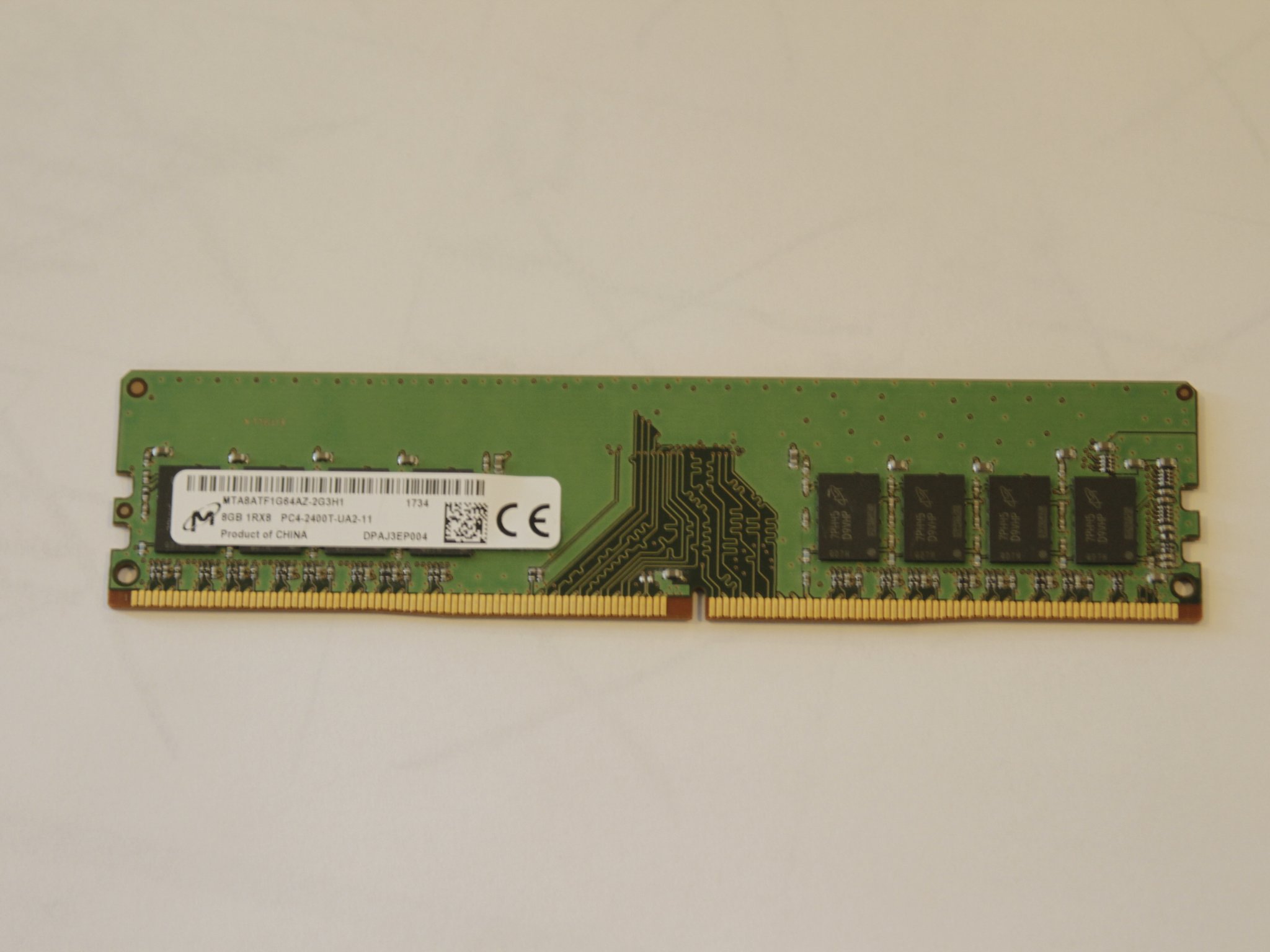 Micron DDR4-2400 (1 x 8GB)