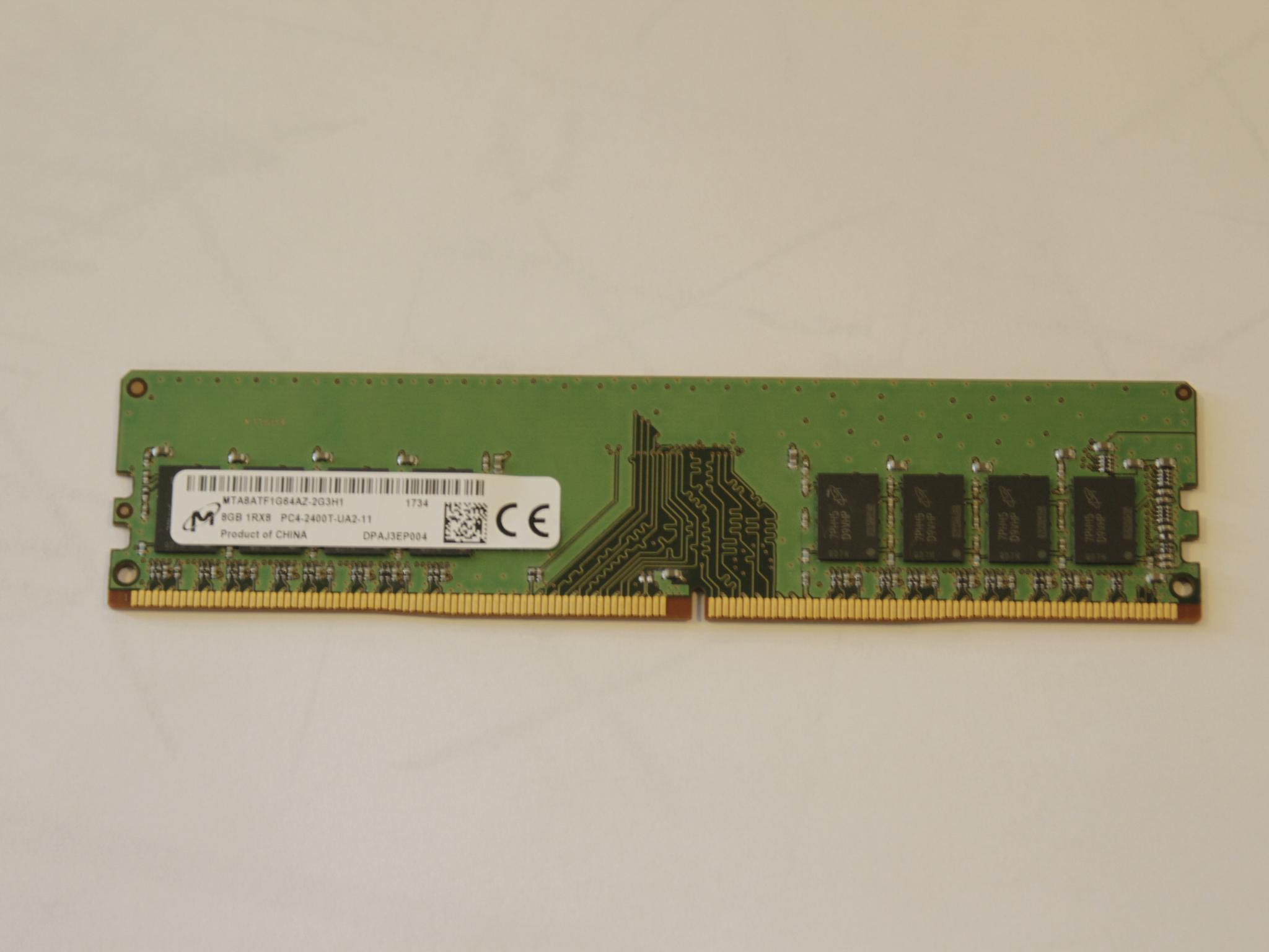 Micron DDR4-2400 (1 x 8GB)