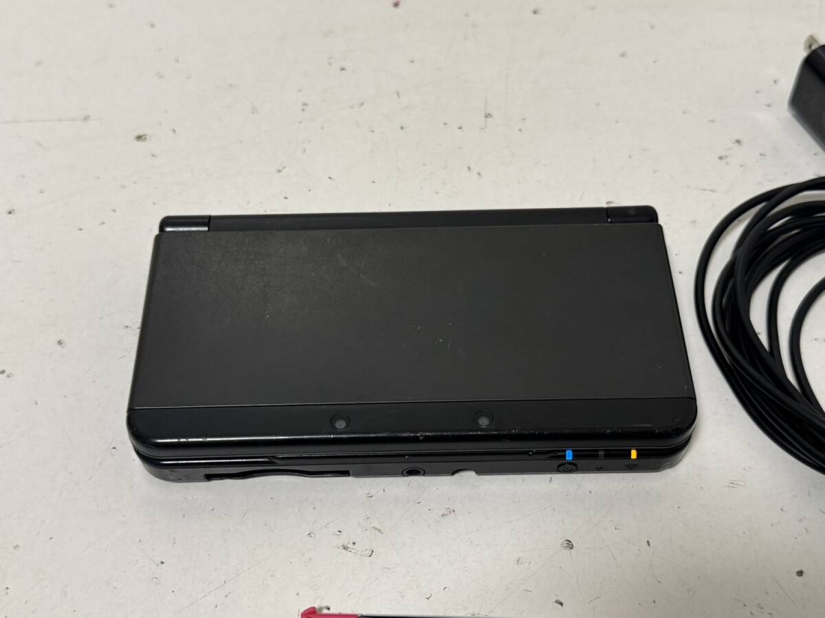 New Nintendo 3DS Black Console, Stylus Pen, SD Card, AC Adapter, Charger, JPN
