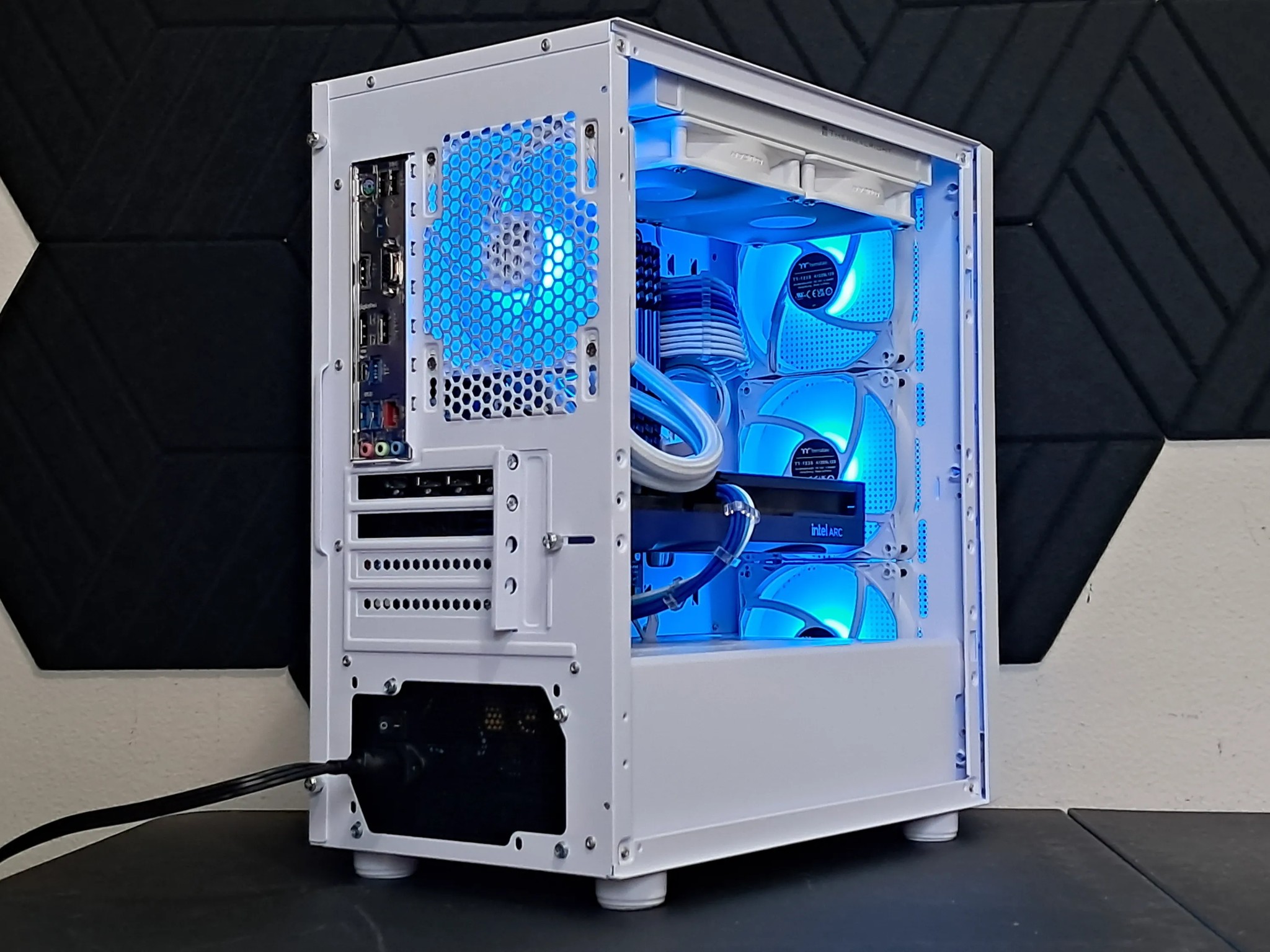 True Blue 1440p Gamer! Arc B580 | Core i5-14600K | 32GB DDR4 | 1TB NVMe SSD