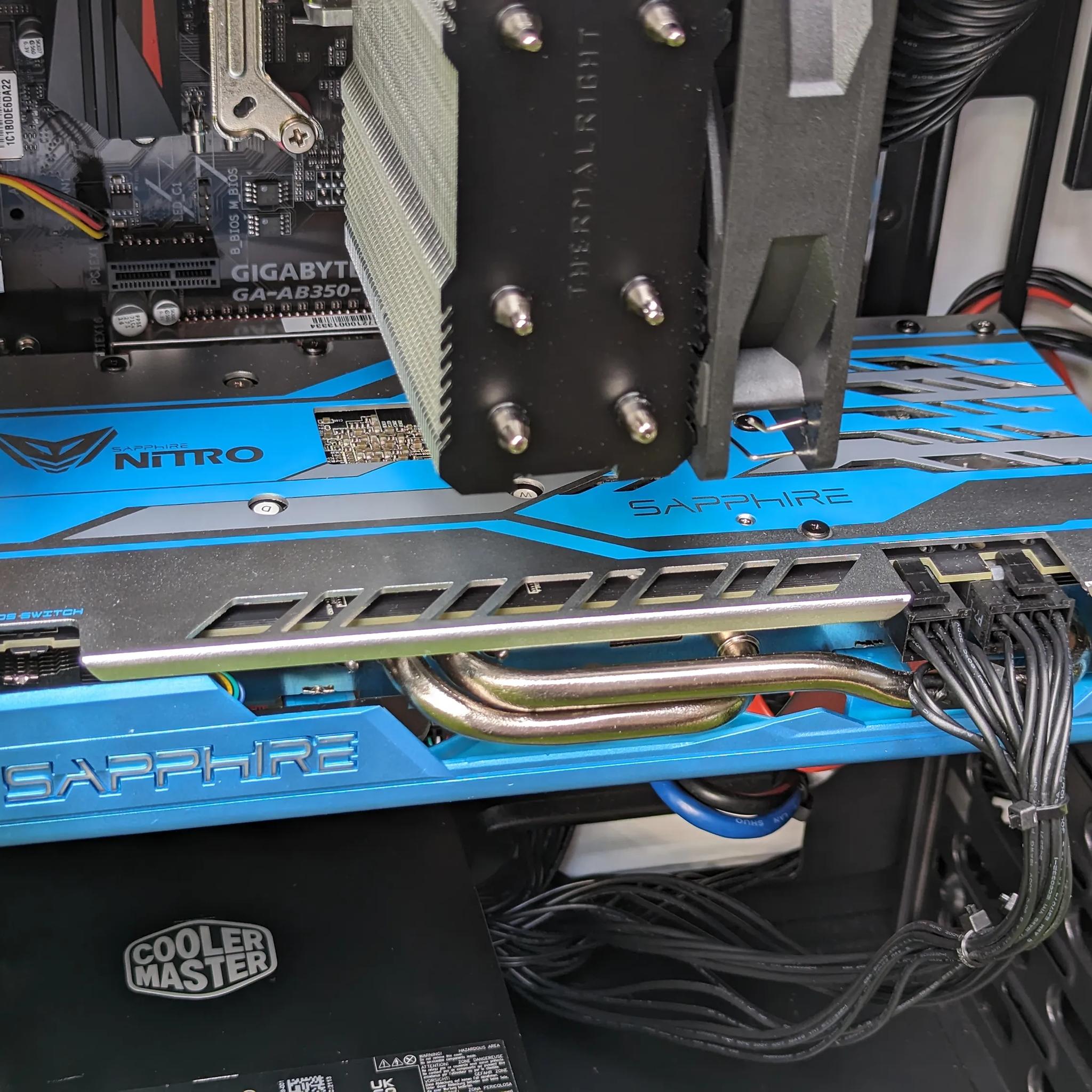 Frosty Vibe PC Ryzen 5 2600 32GB RAM RX 580 8GB 512GB SSD 2TB HDD
