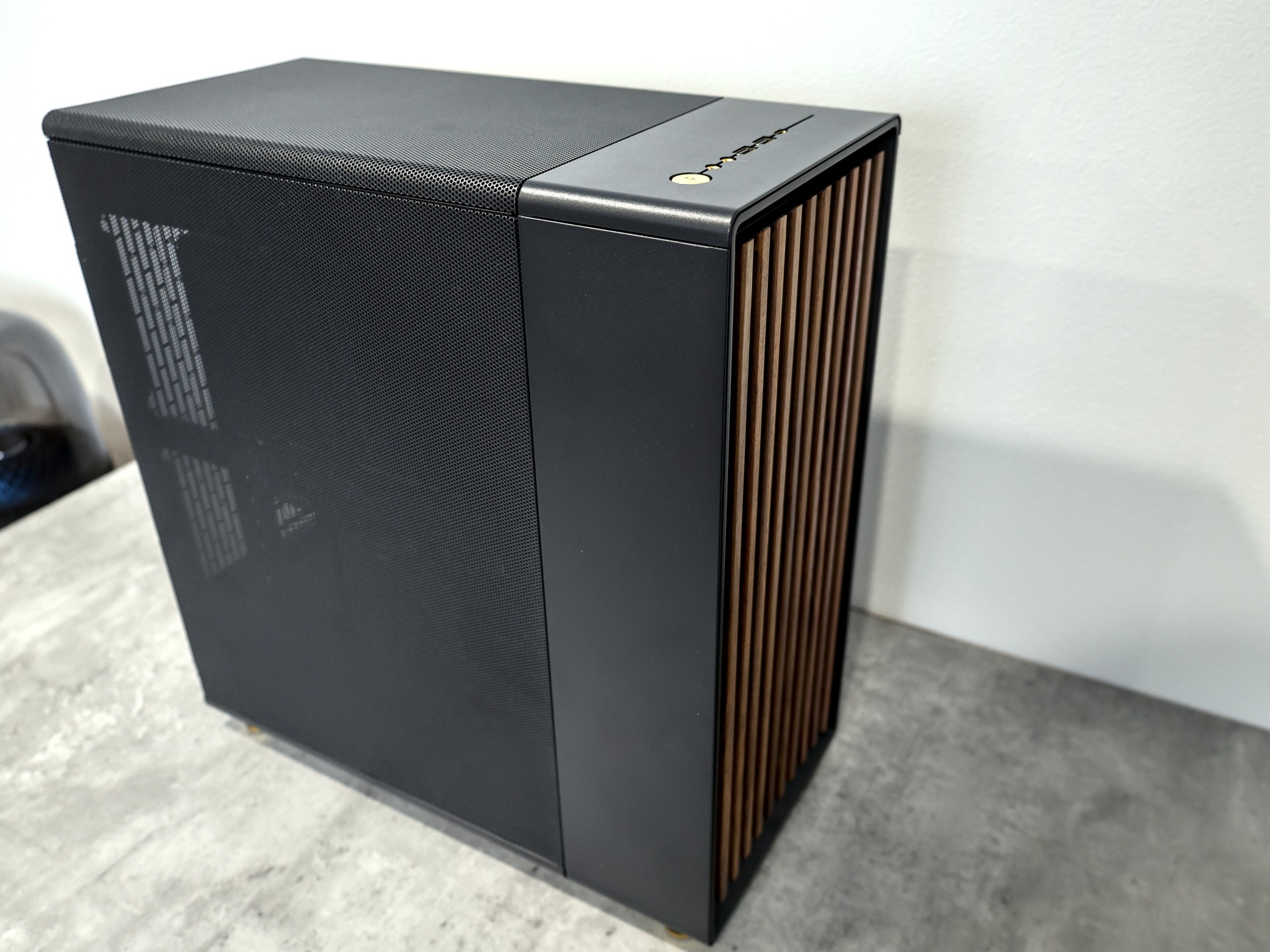 Fractal North 7800x3d+9070xt 1440P/4K Build